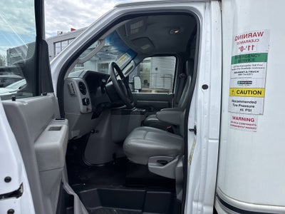 2024 Ford E-Series Cutaway Base