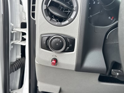 2024 Ford E-Series Cutaway Base