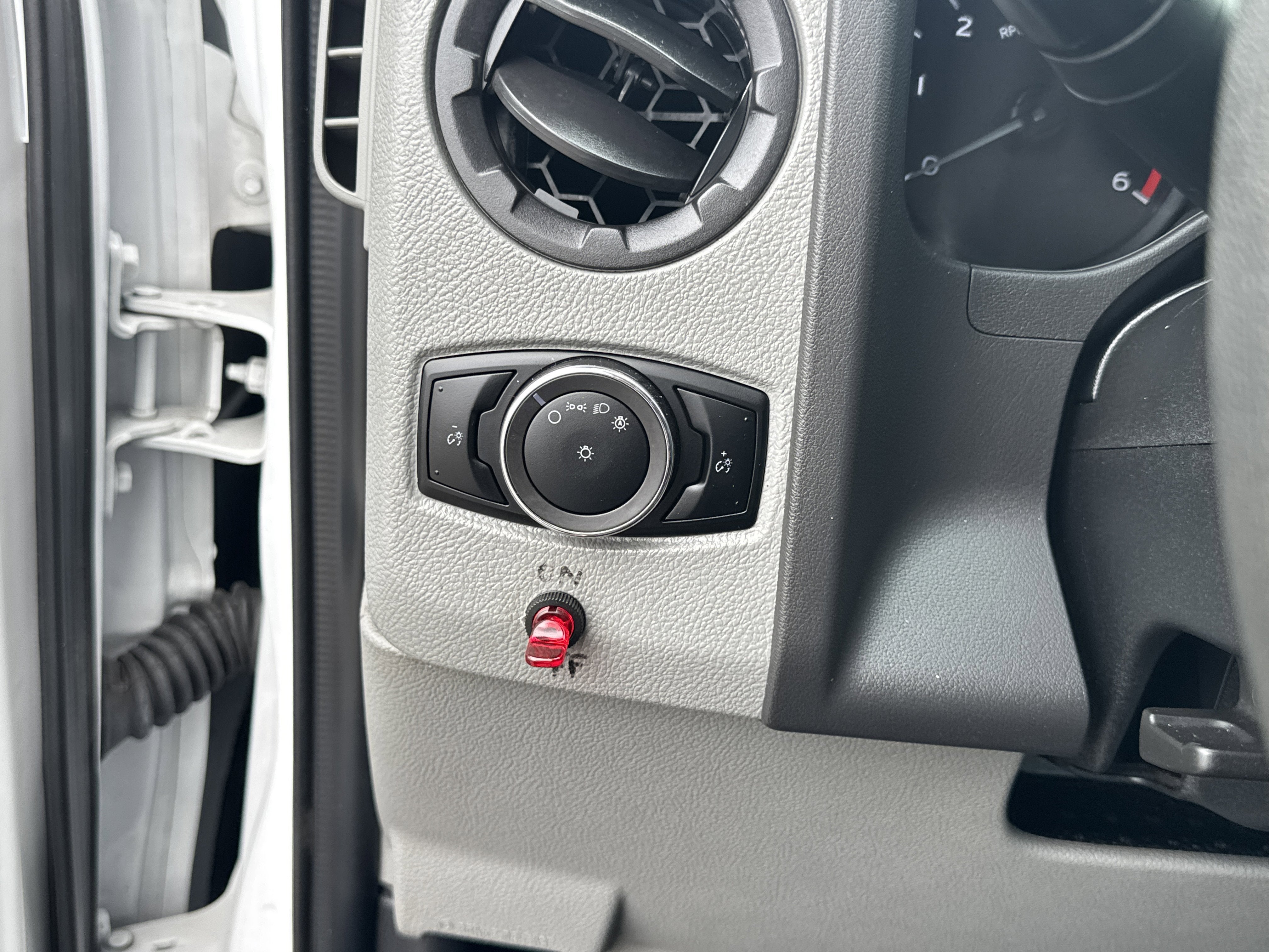 2024 Ford E-Series Cutaway Base