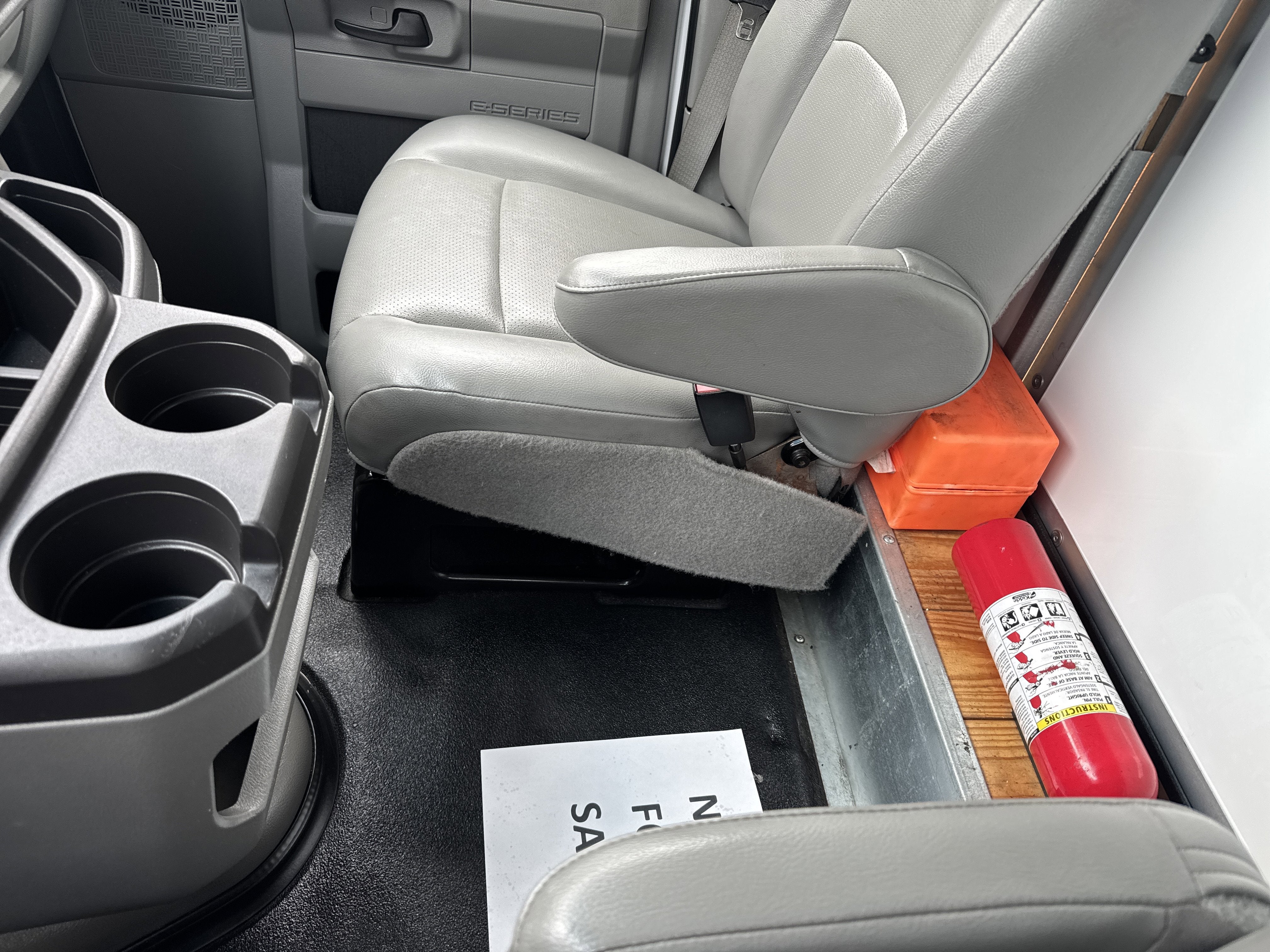 2024 Ford E-Series Cutaway Base