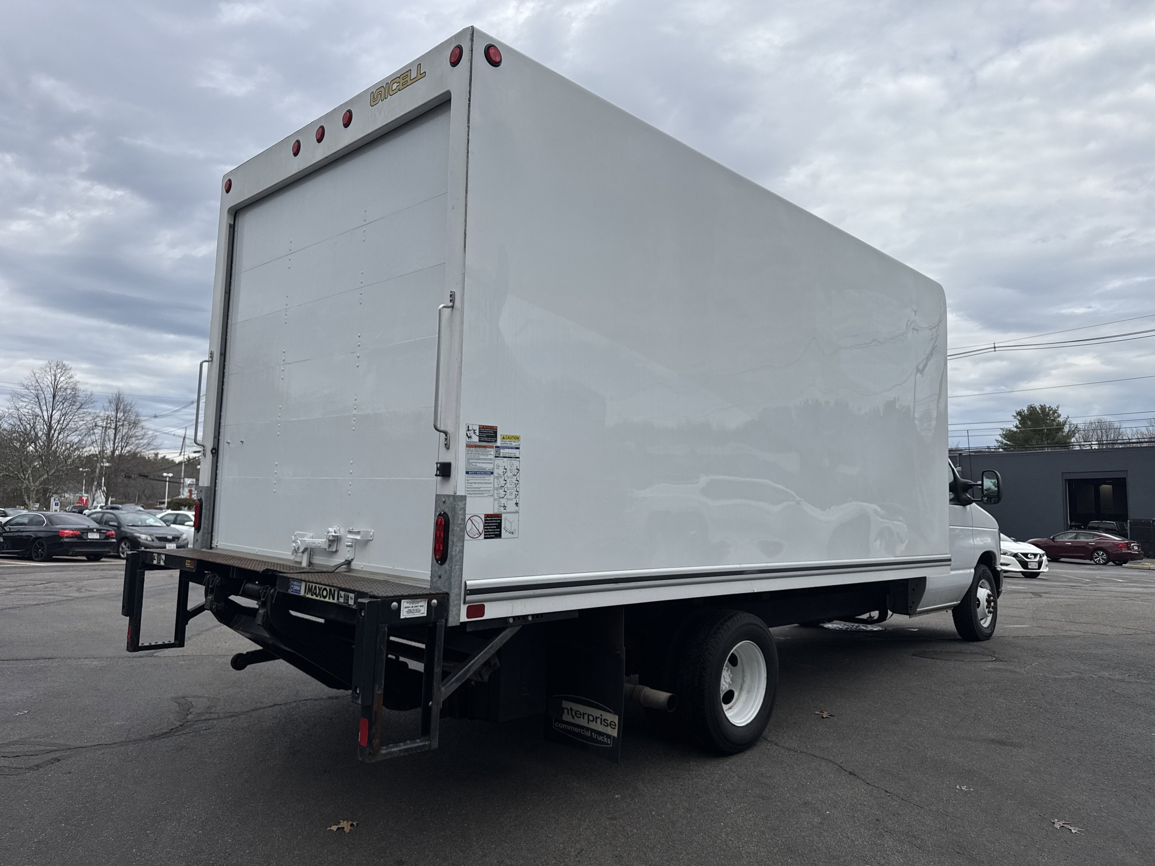 2024 Ford E-Series Cutaway Base