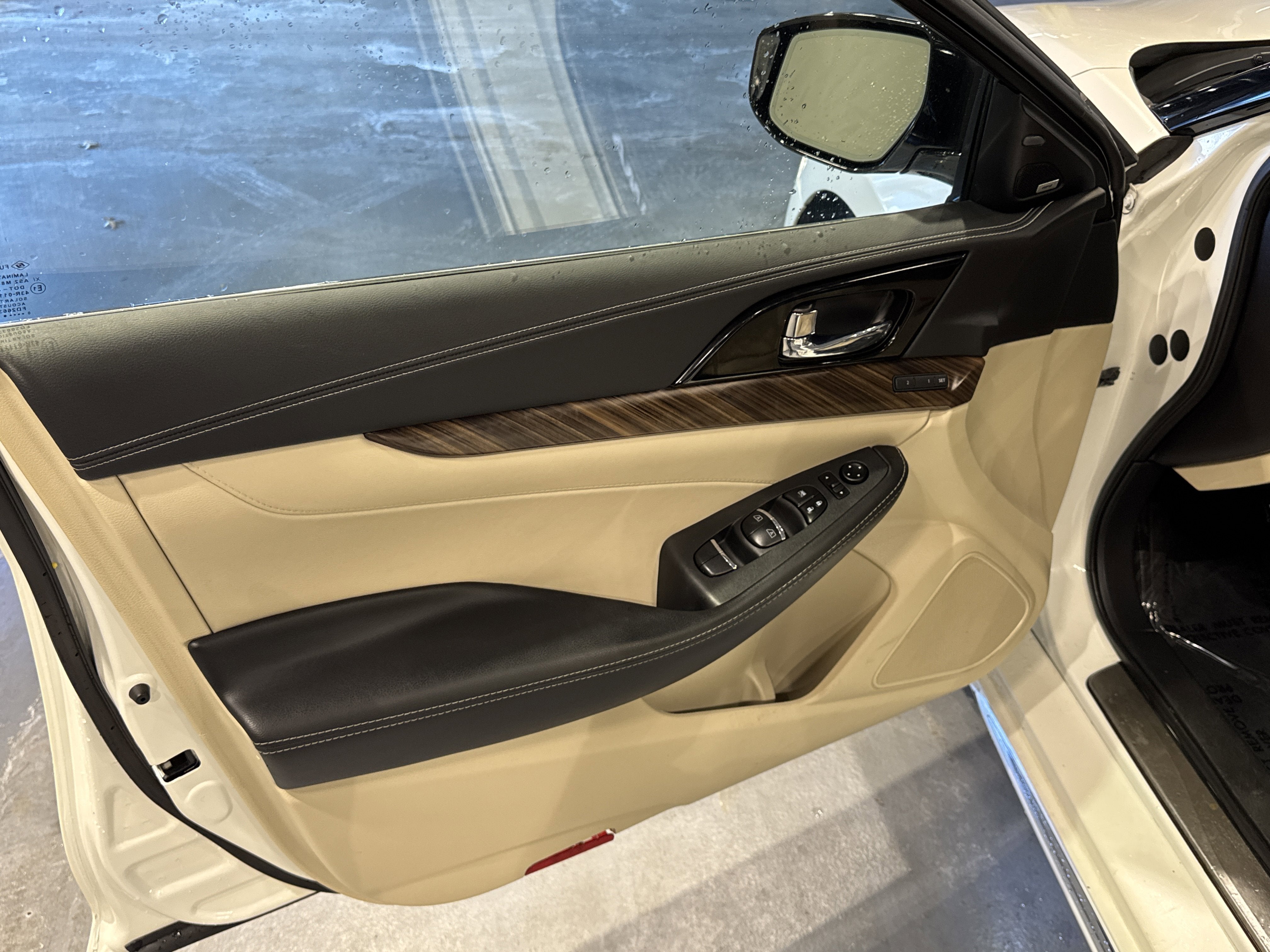 2017 Nissan Maxima Platinum W/Medallion Package