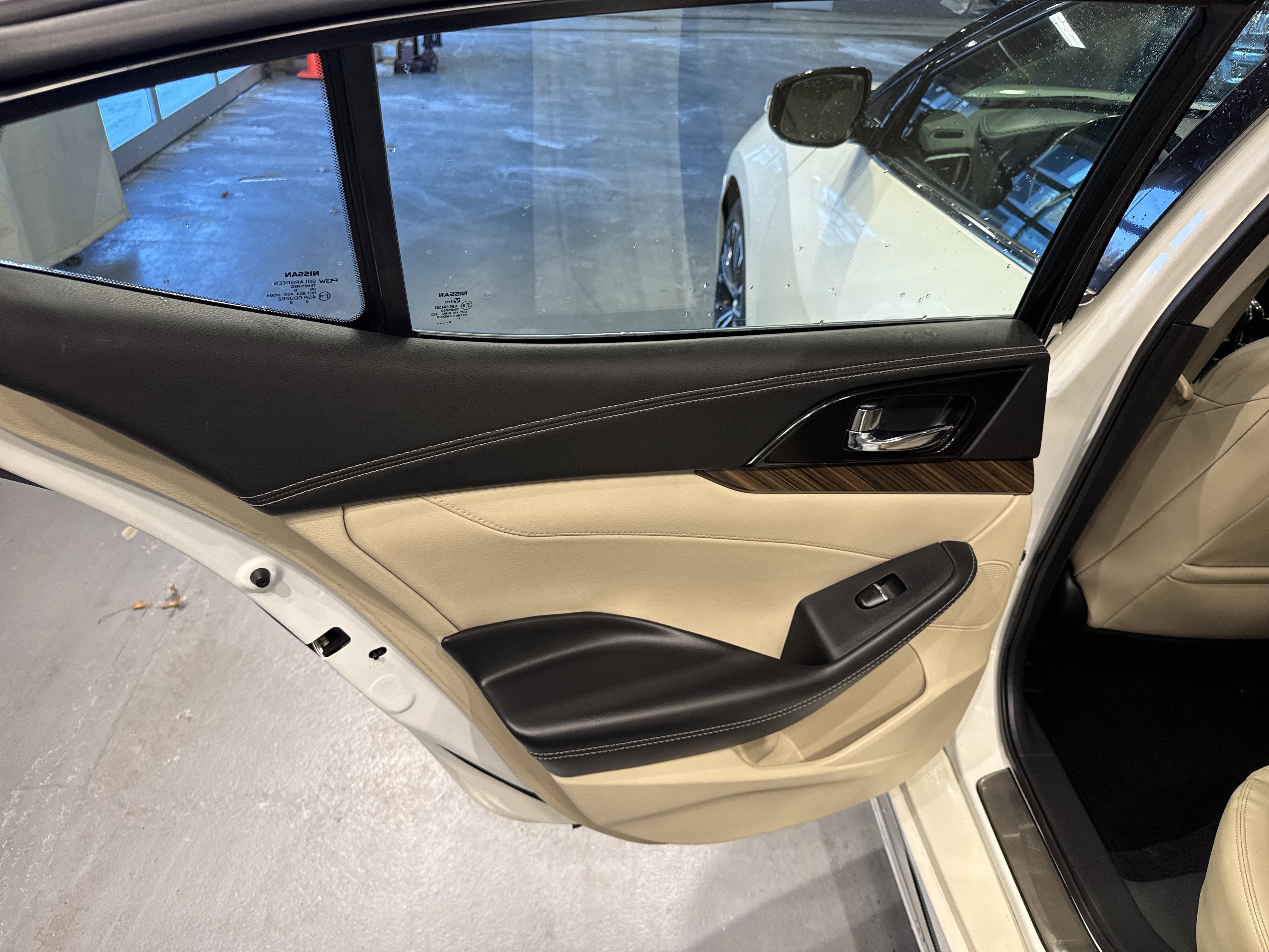 2017 Nissan Maxima Platinum W/Medallion Package