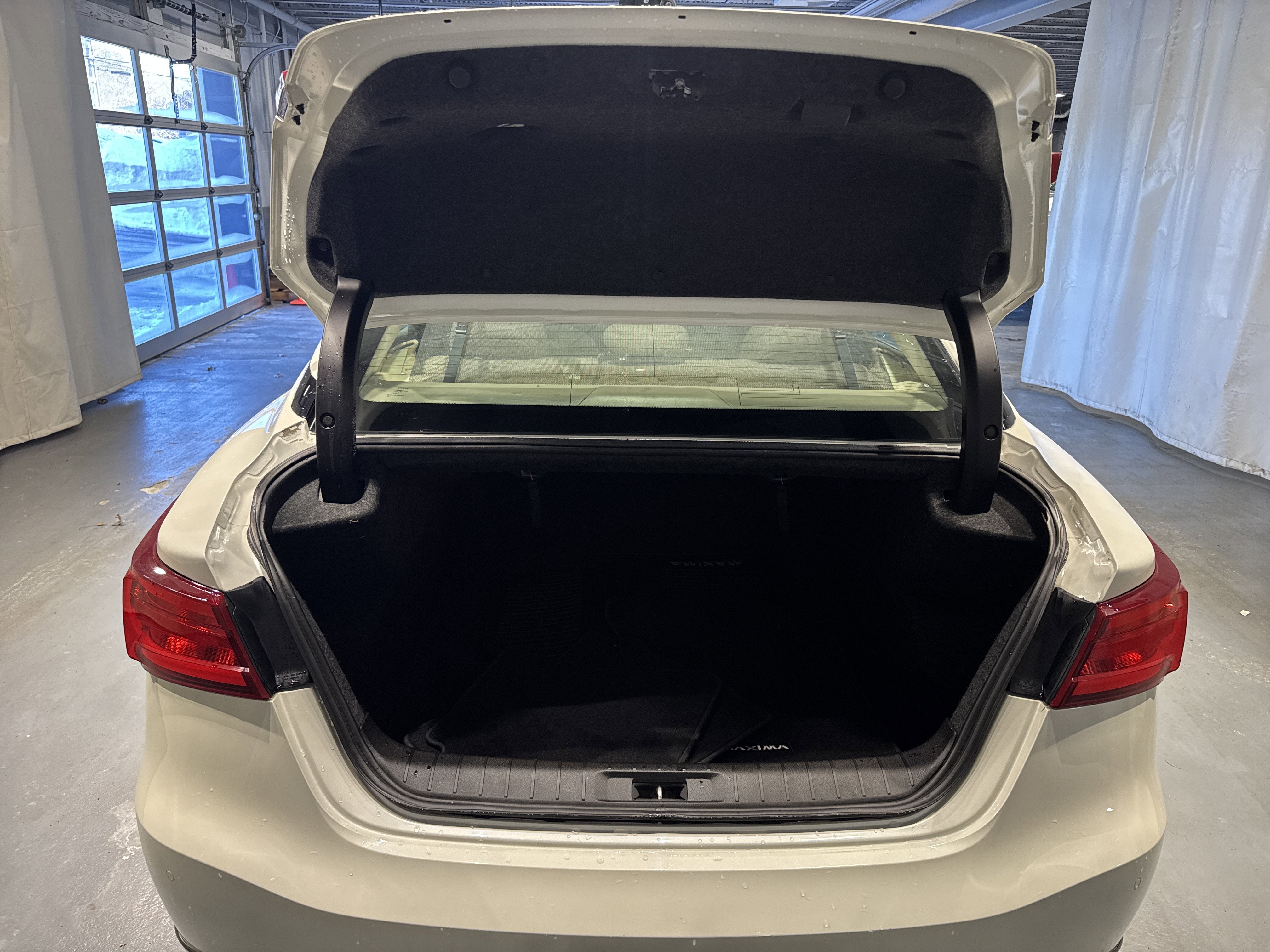 2017 Nissan Maxima Platinum W/Medallion Package