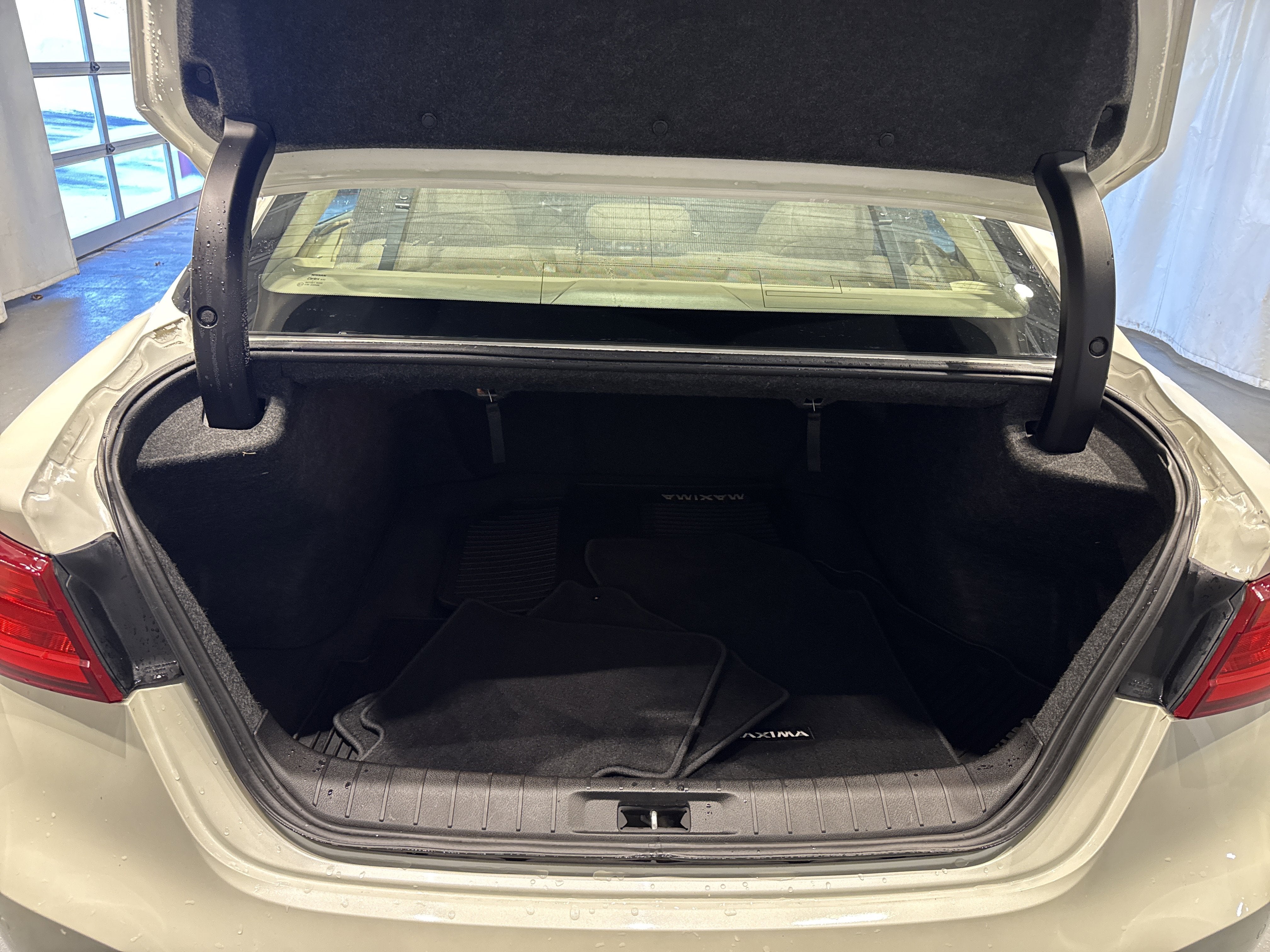 2017 Nissan Maxima Platinum W/Medallion Package