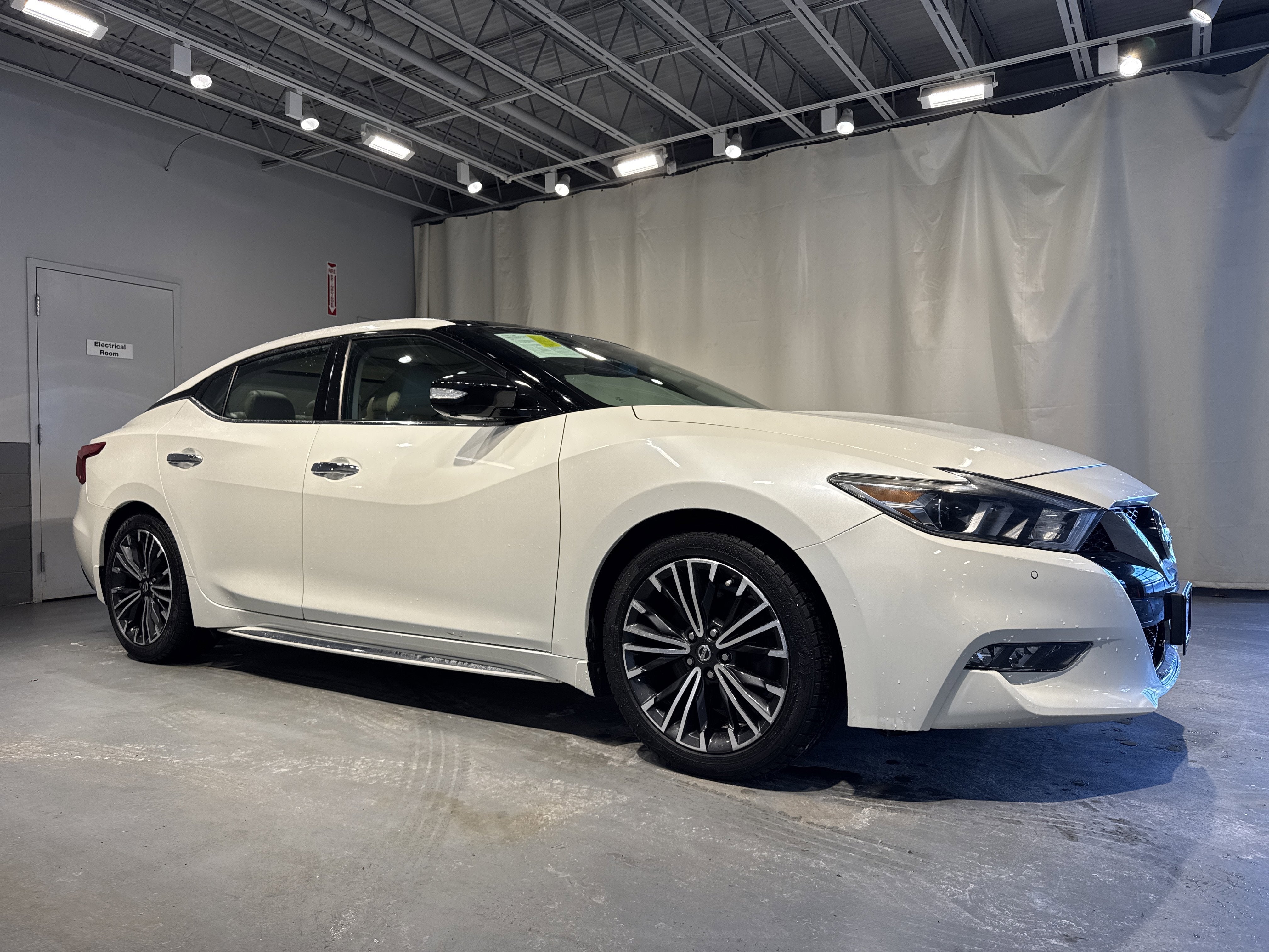 2017 Nissan Maxima Platinum W/Medallion Package