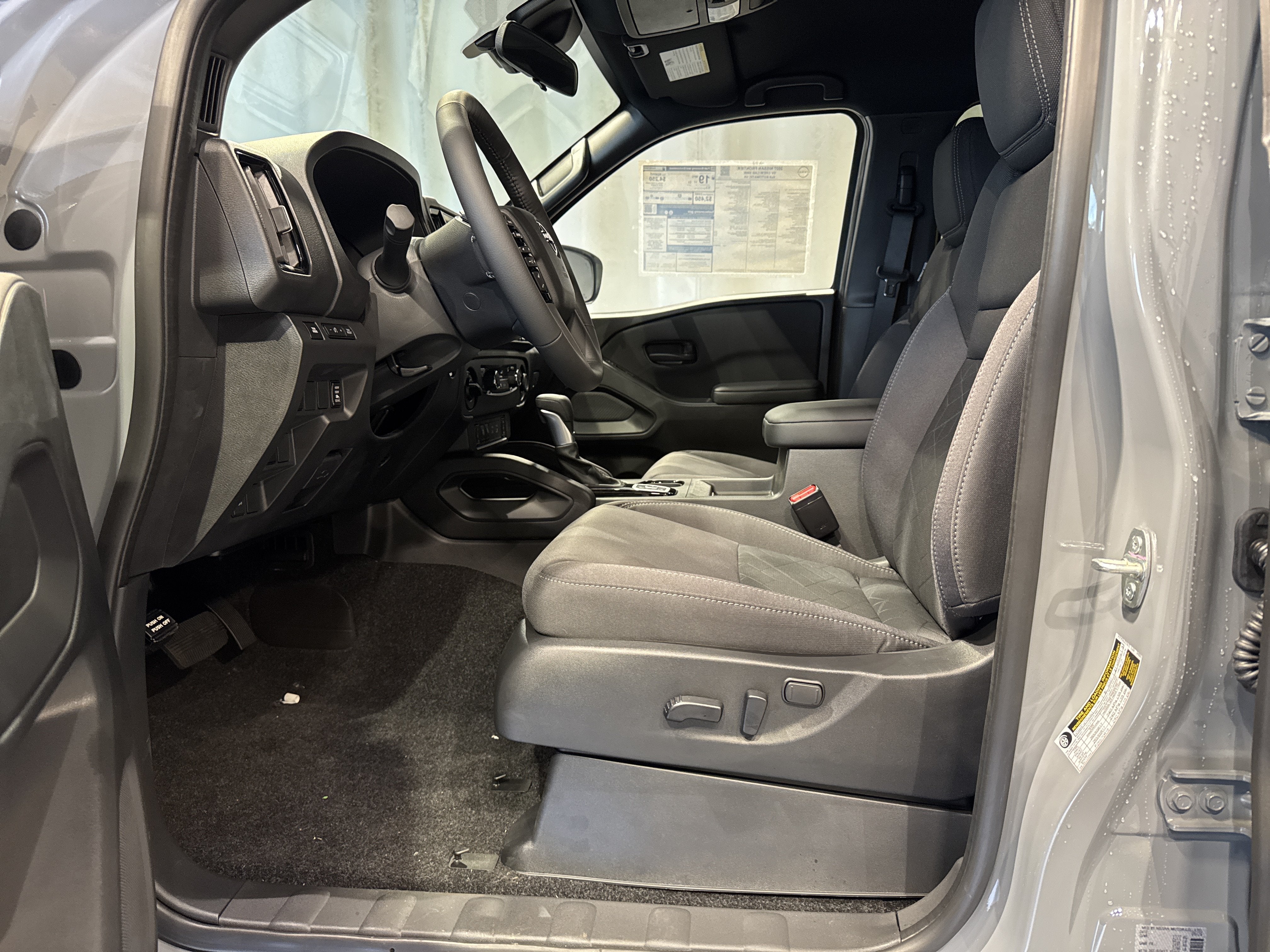 2027 Nissan Frontier SV