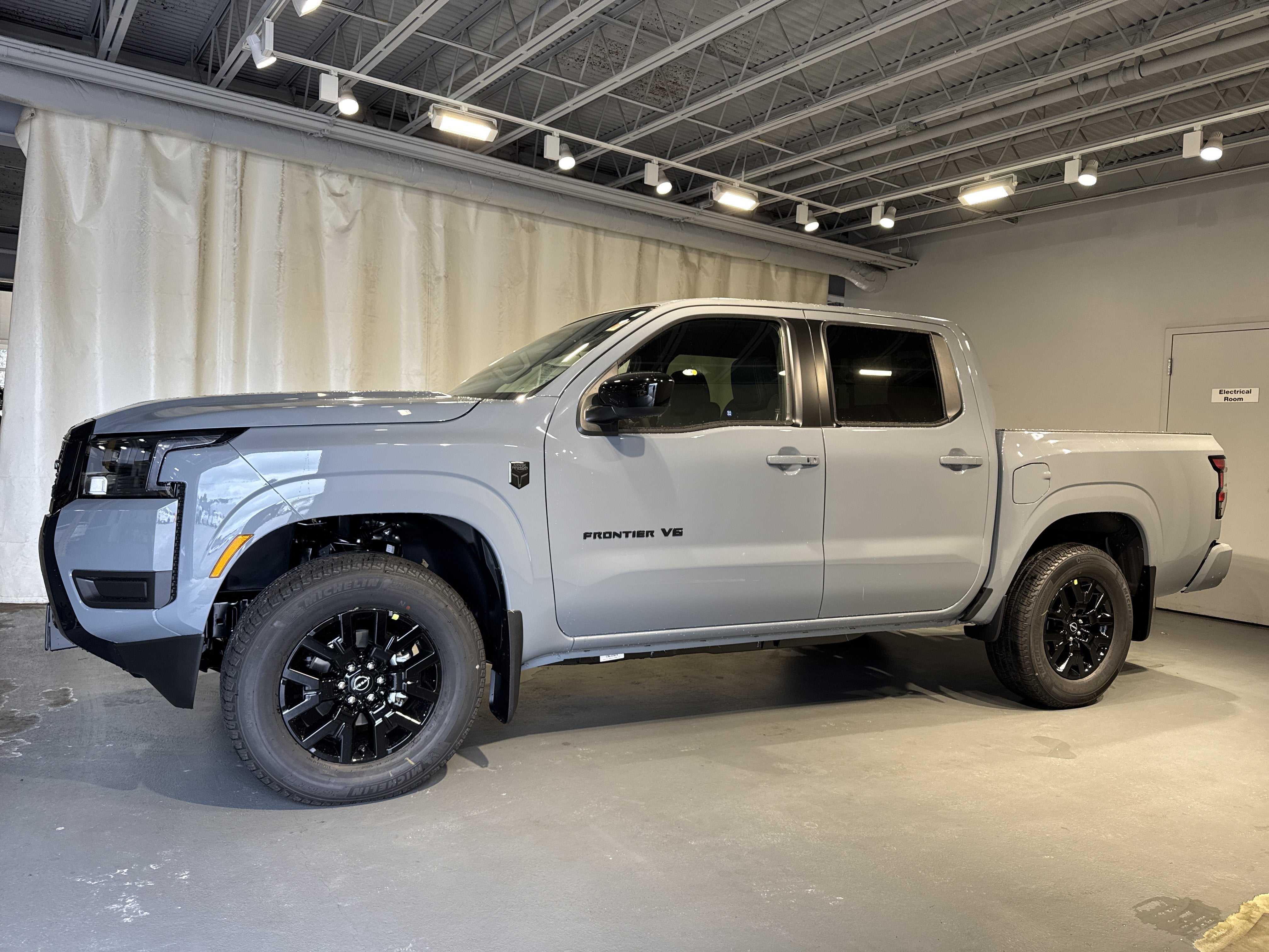 2027 Nissan Frontier SV