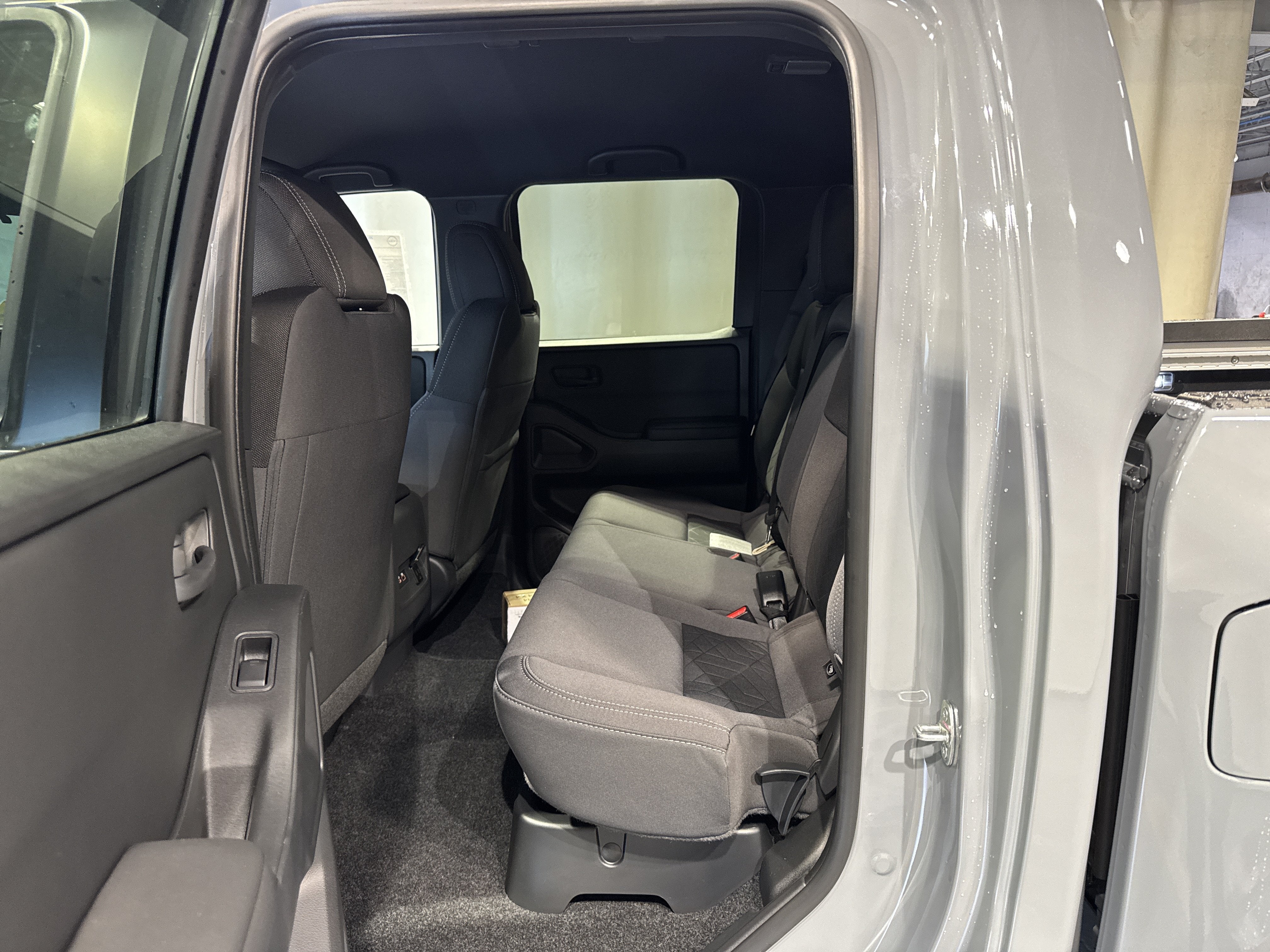 2027 Nissan Frontier SV