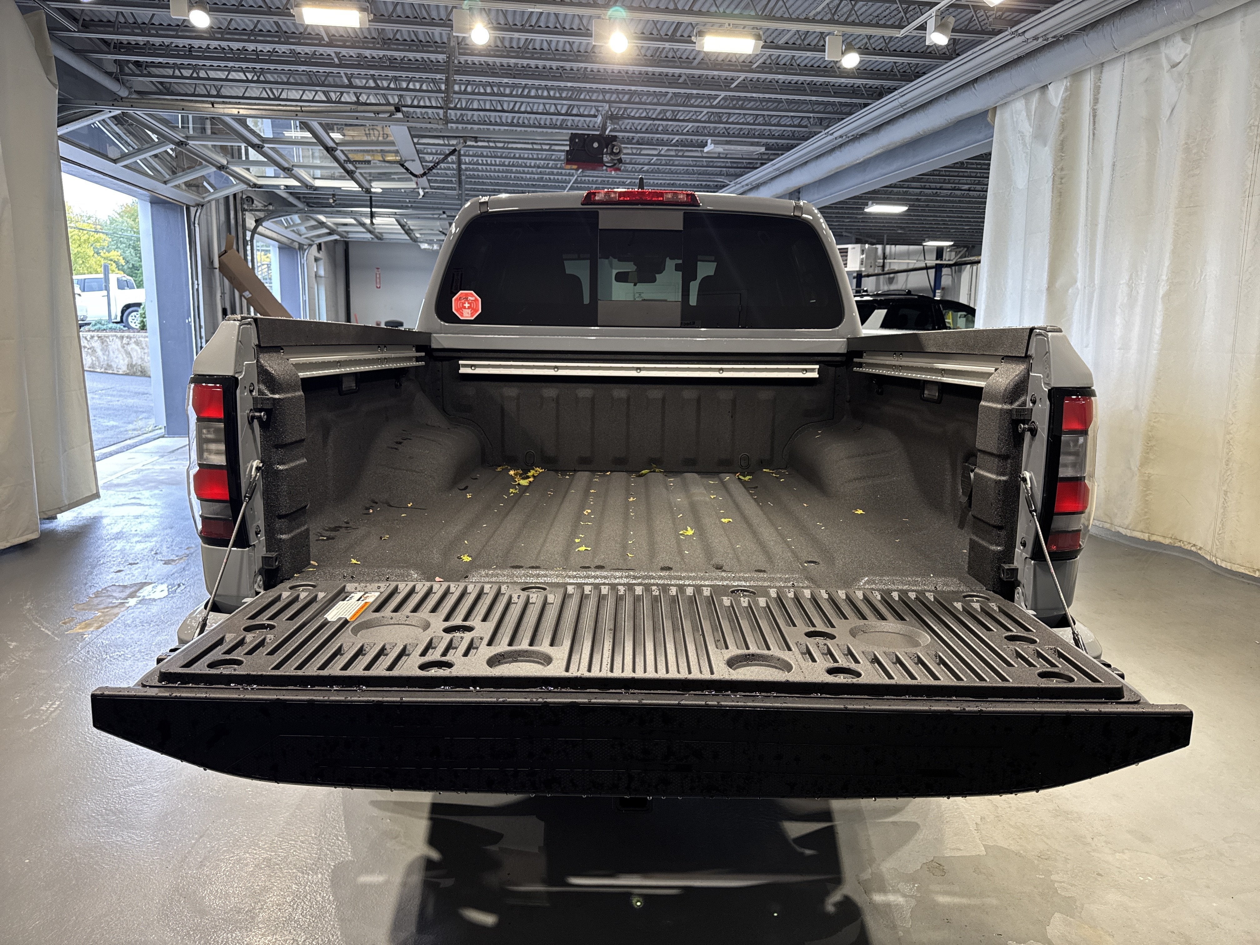2027 Nissan Frontier SV