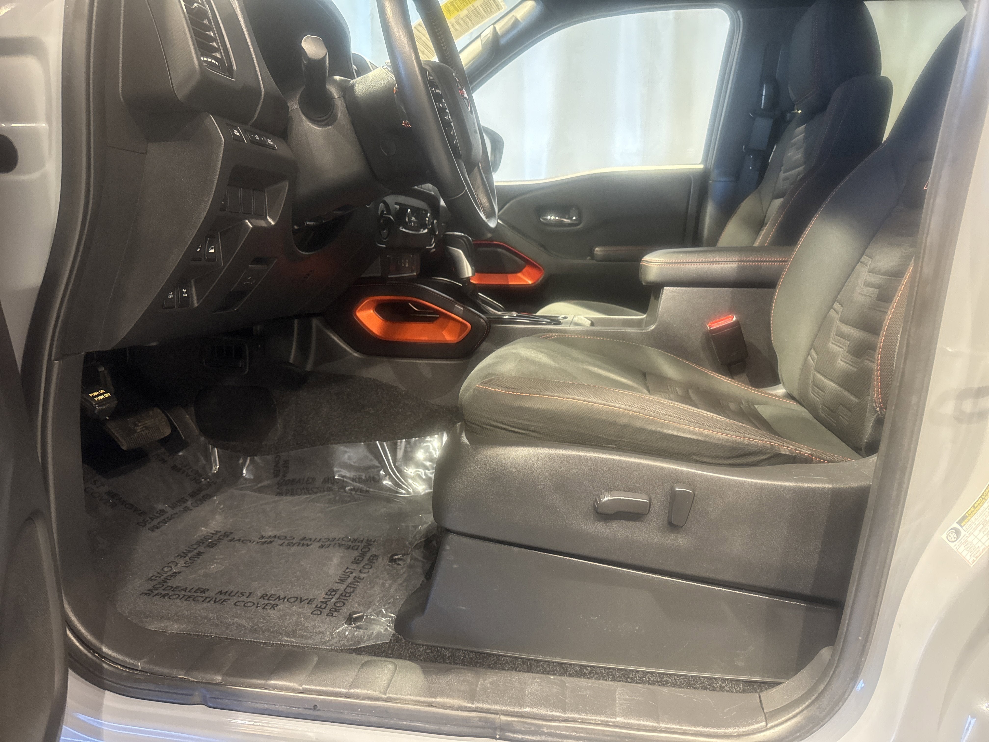 2023 Nissan Frontier PRO-4X W/Technology & Off-Road Protection Package