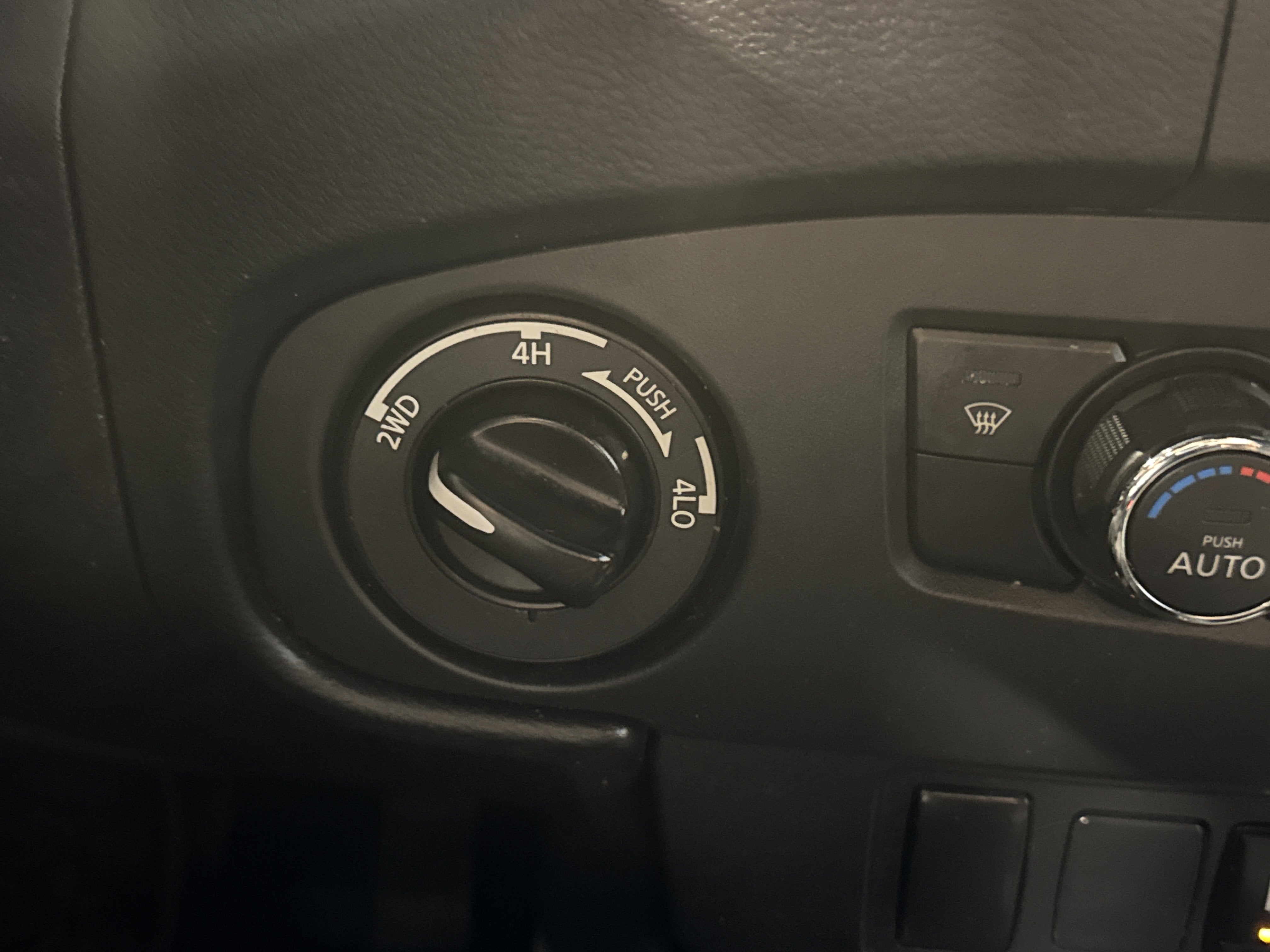 2023 Nissan Frontier PRO-4X W/Technology & Off-Road Protection Package