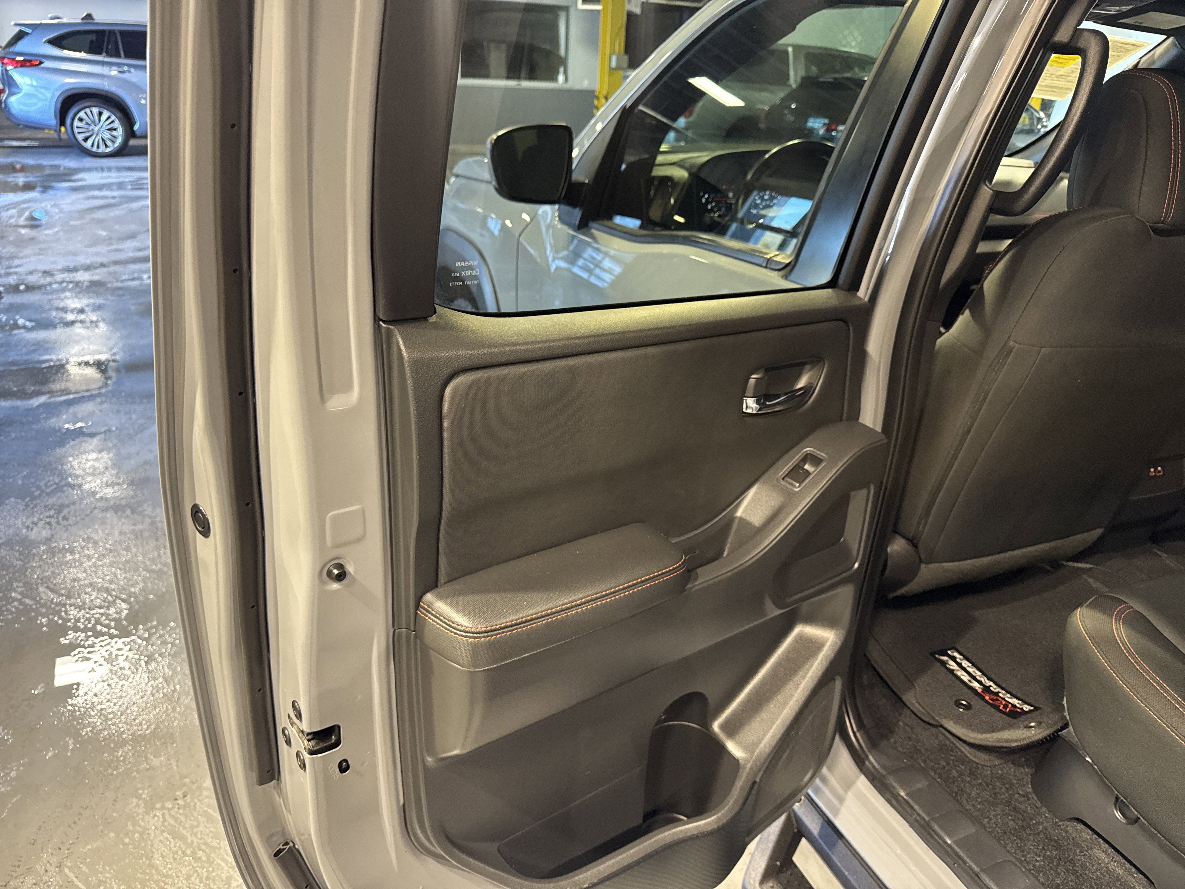 2023 Nissan Frontier PRO-4X W/Technology & Off-Road Protection Package