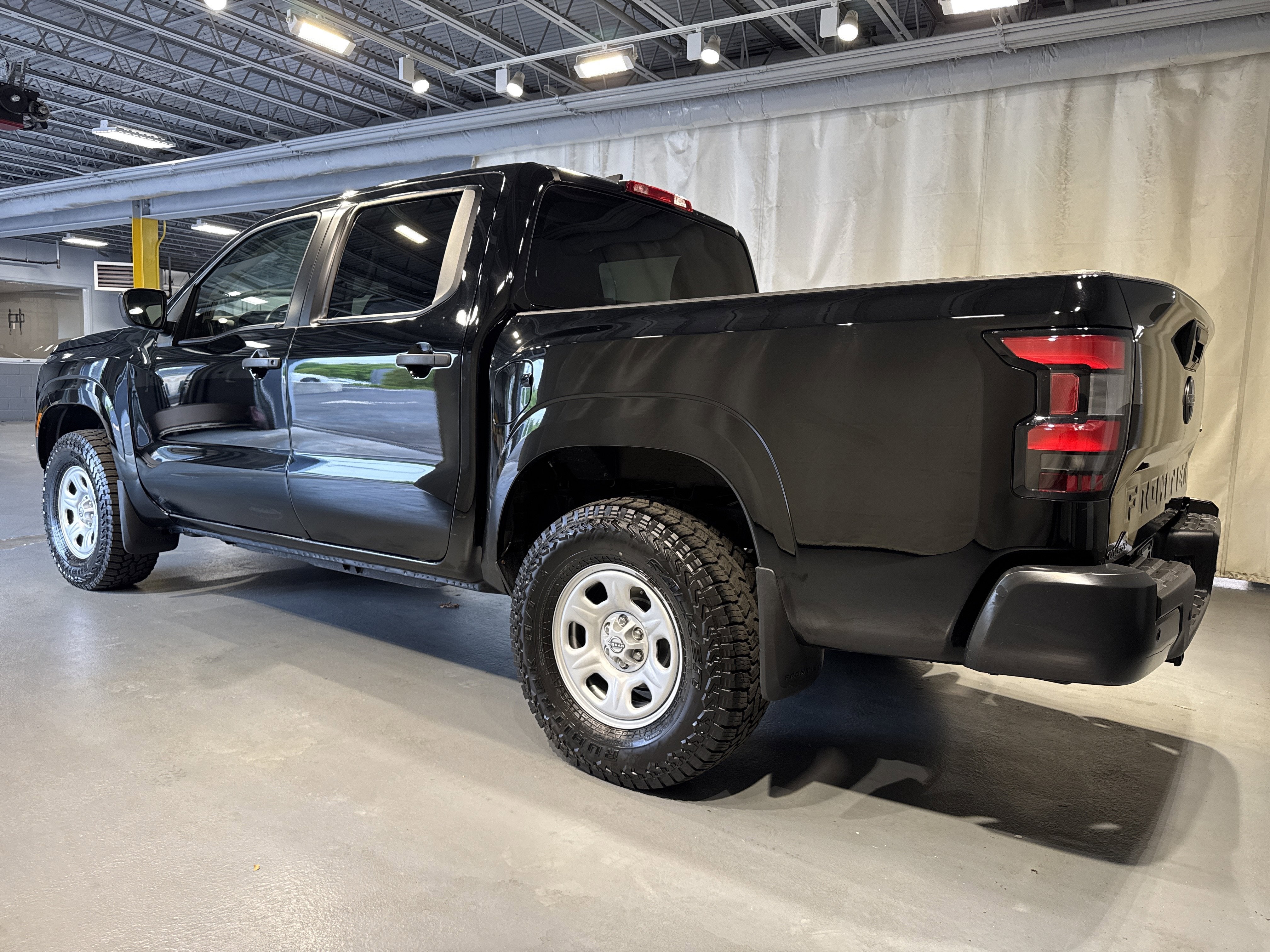 2024 Nissan Frontier S W/Technology