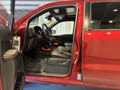 2025 Nissan Frontier PRO-4X W/Convenience & Premium Package