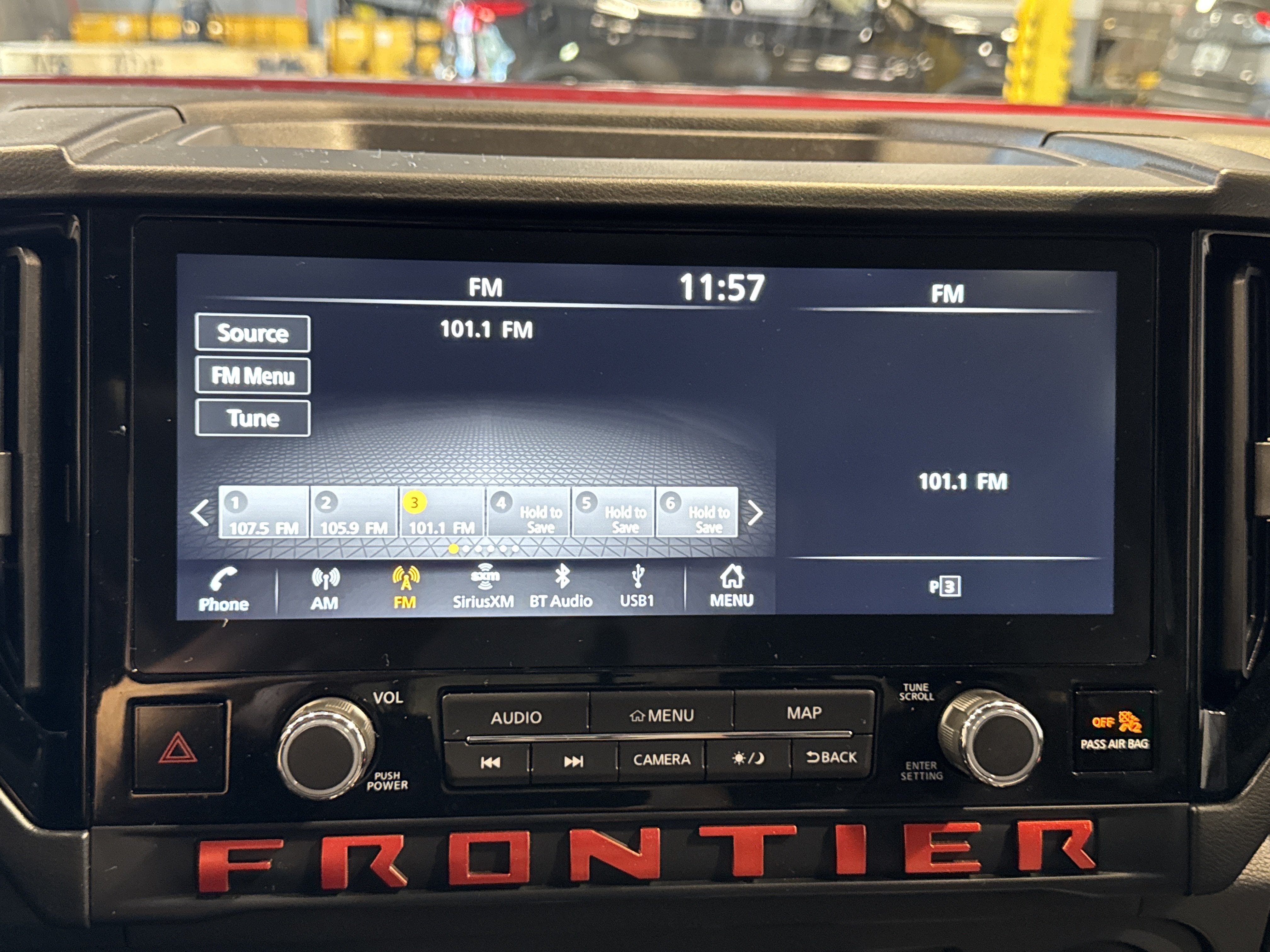 2025 Nissan Frontier PRO-4X W/Convenience & Premium Package