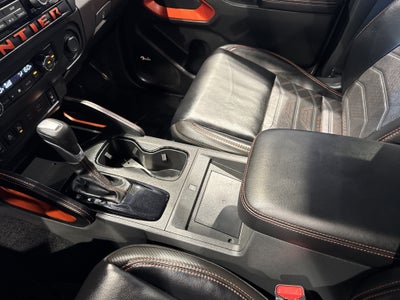 2025 Nissan Frontier PRO-4X W/Convenience & Premium Package