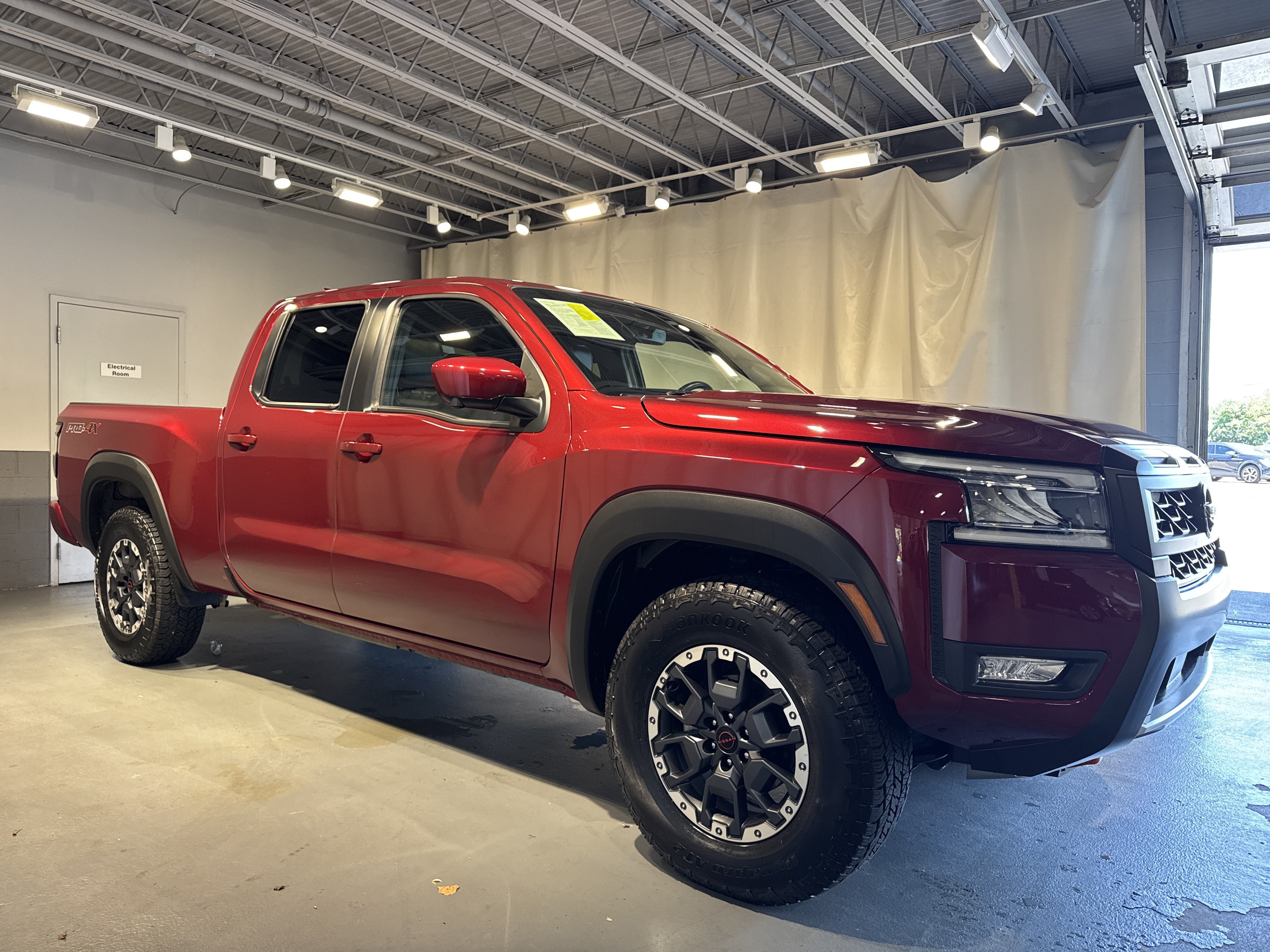 2025 Nissan Frontier PRO-4X W/Convenience & Premium Package