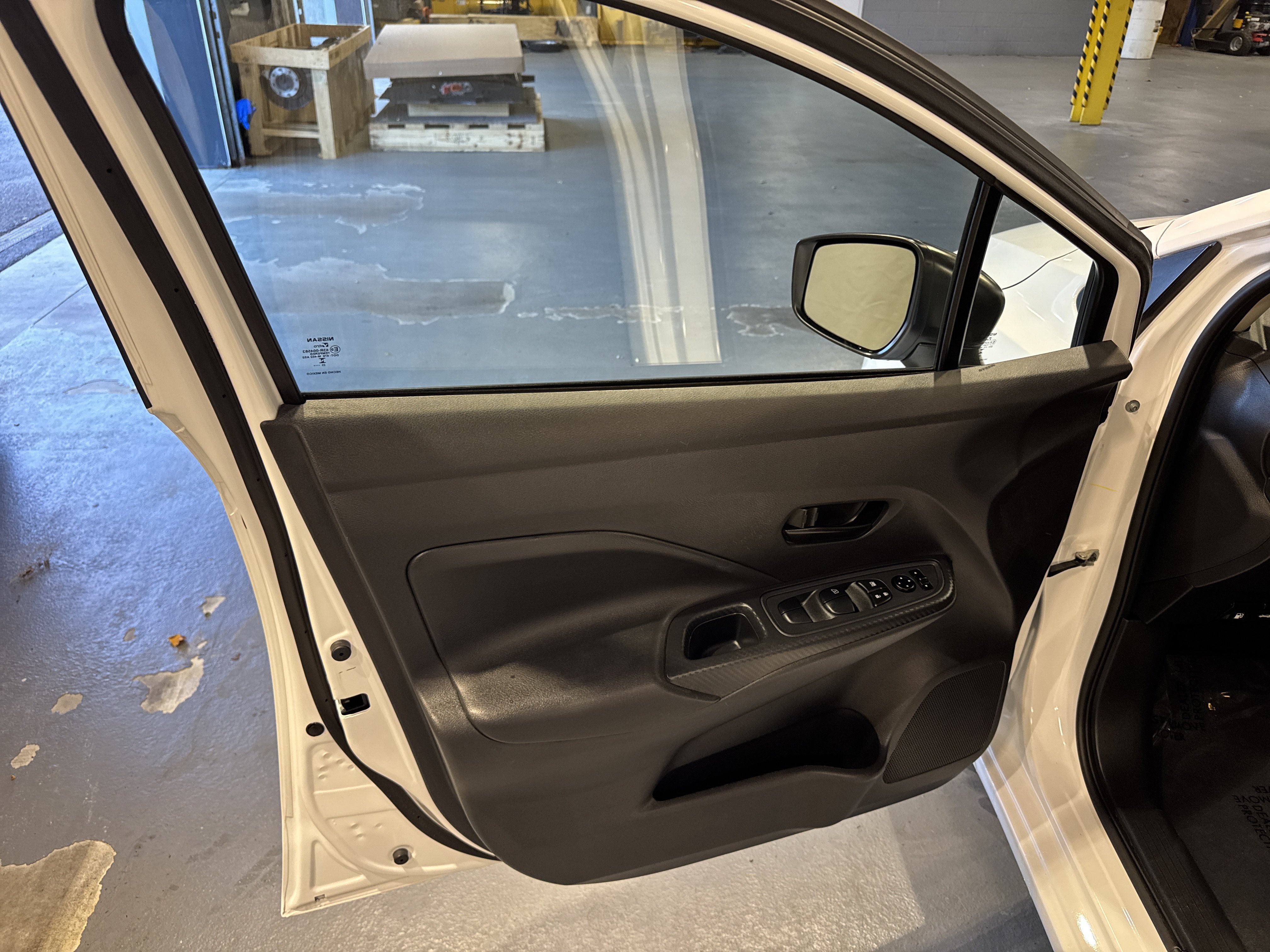 2024 Nissan Versa Base