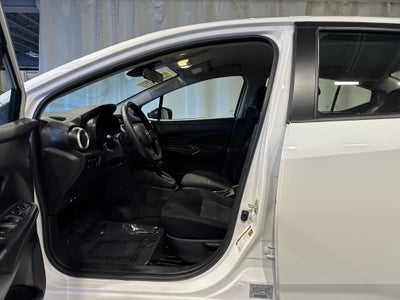 2024 Nissan Versa Base