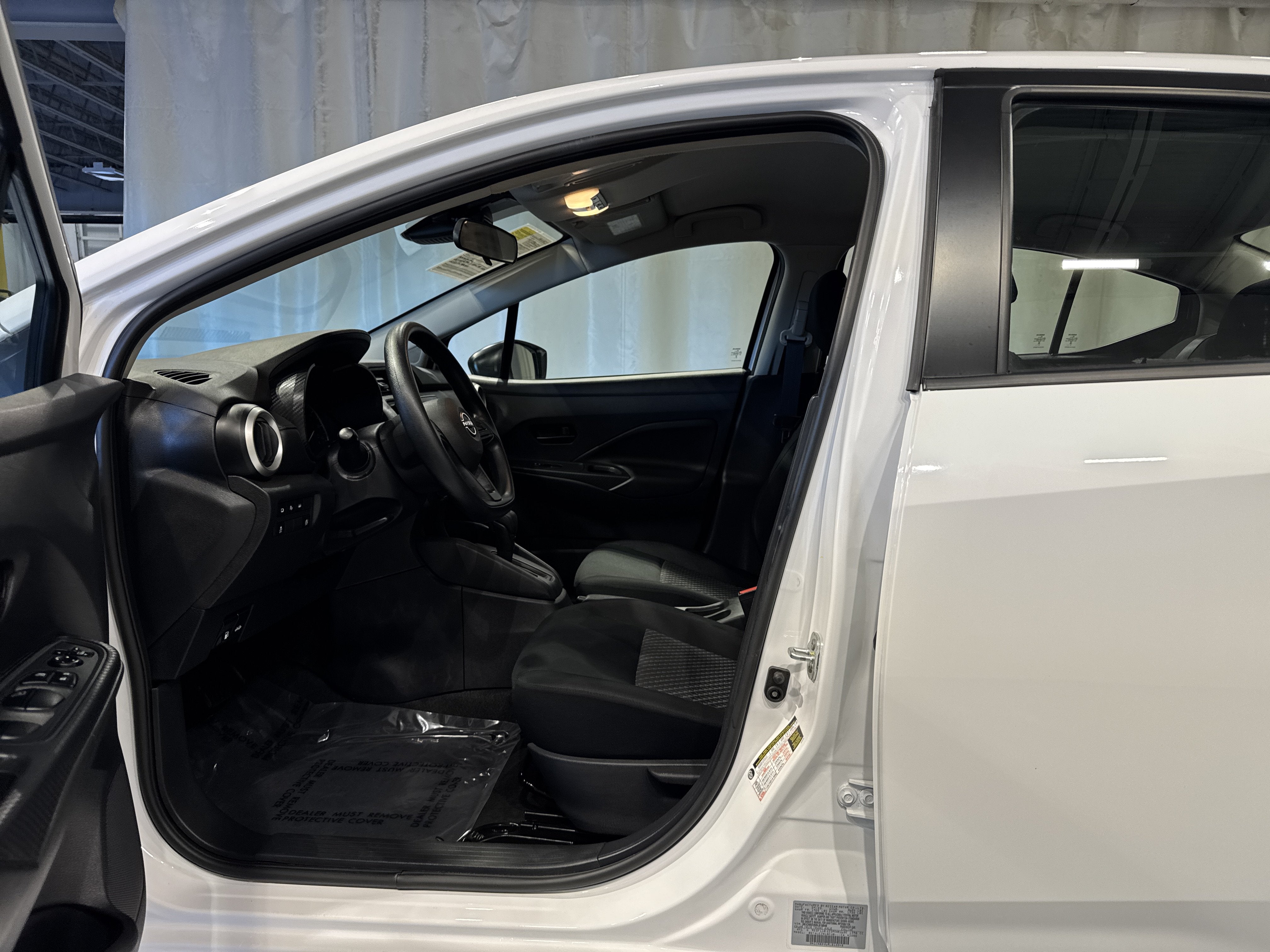 2024 Nissan Versa Base