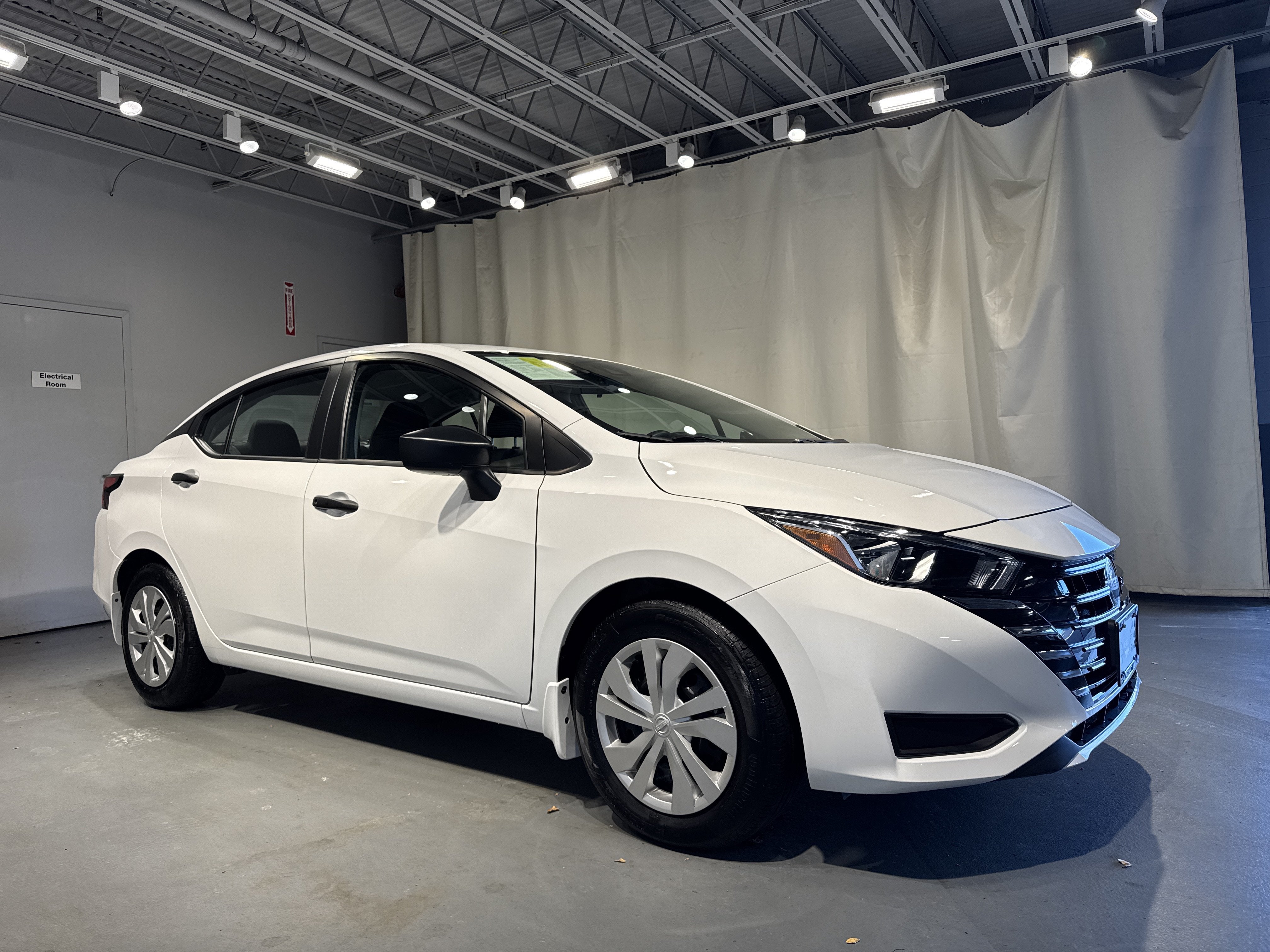 2024 Nissan Versa Base