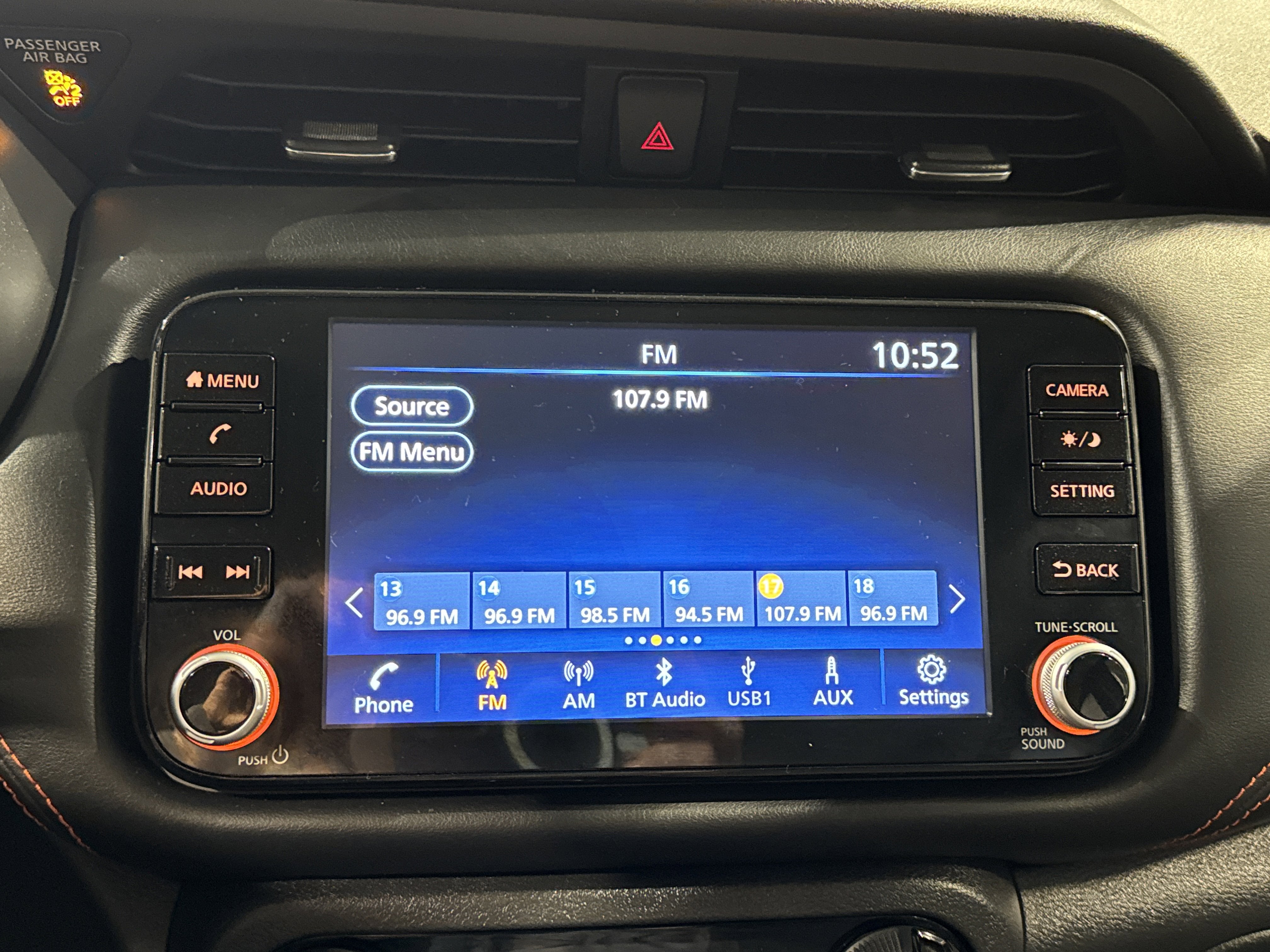 2021 Nissan Kicks SR