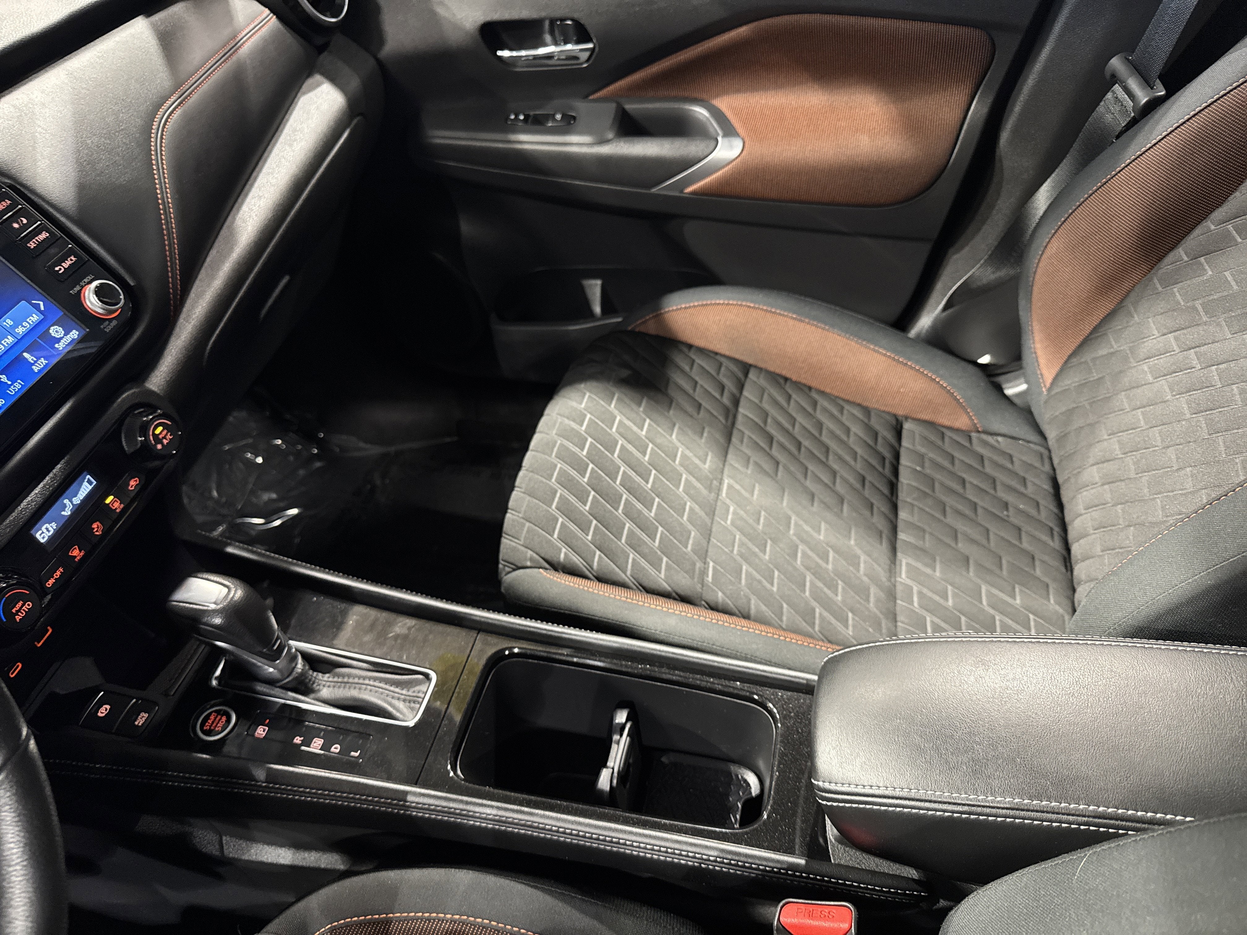 2021 Nissan Kicks SR