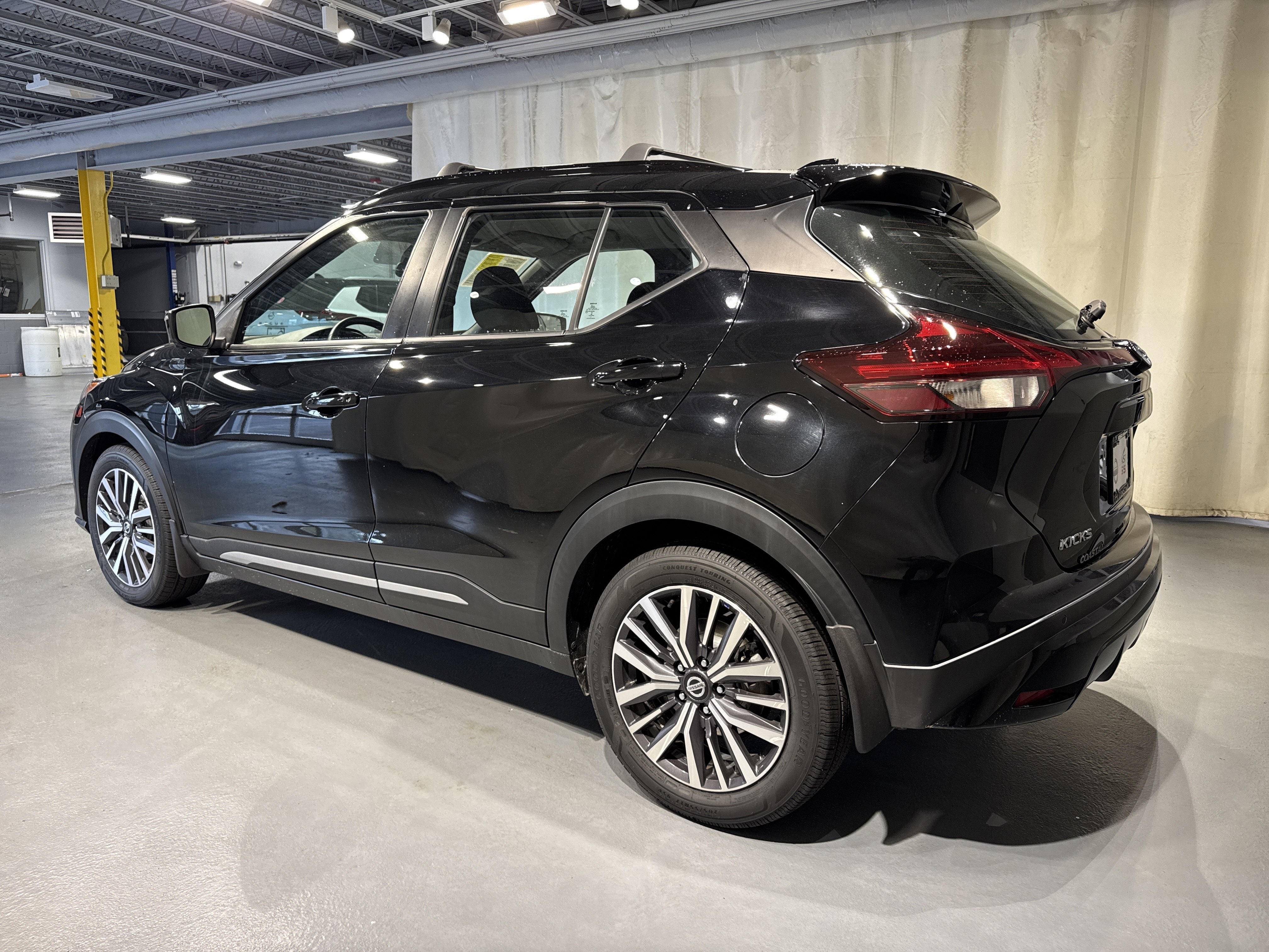 2021 Nissan Kicks SR