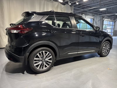 2021 Nissan Kicks SR