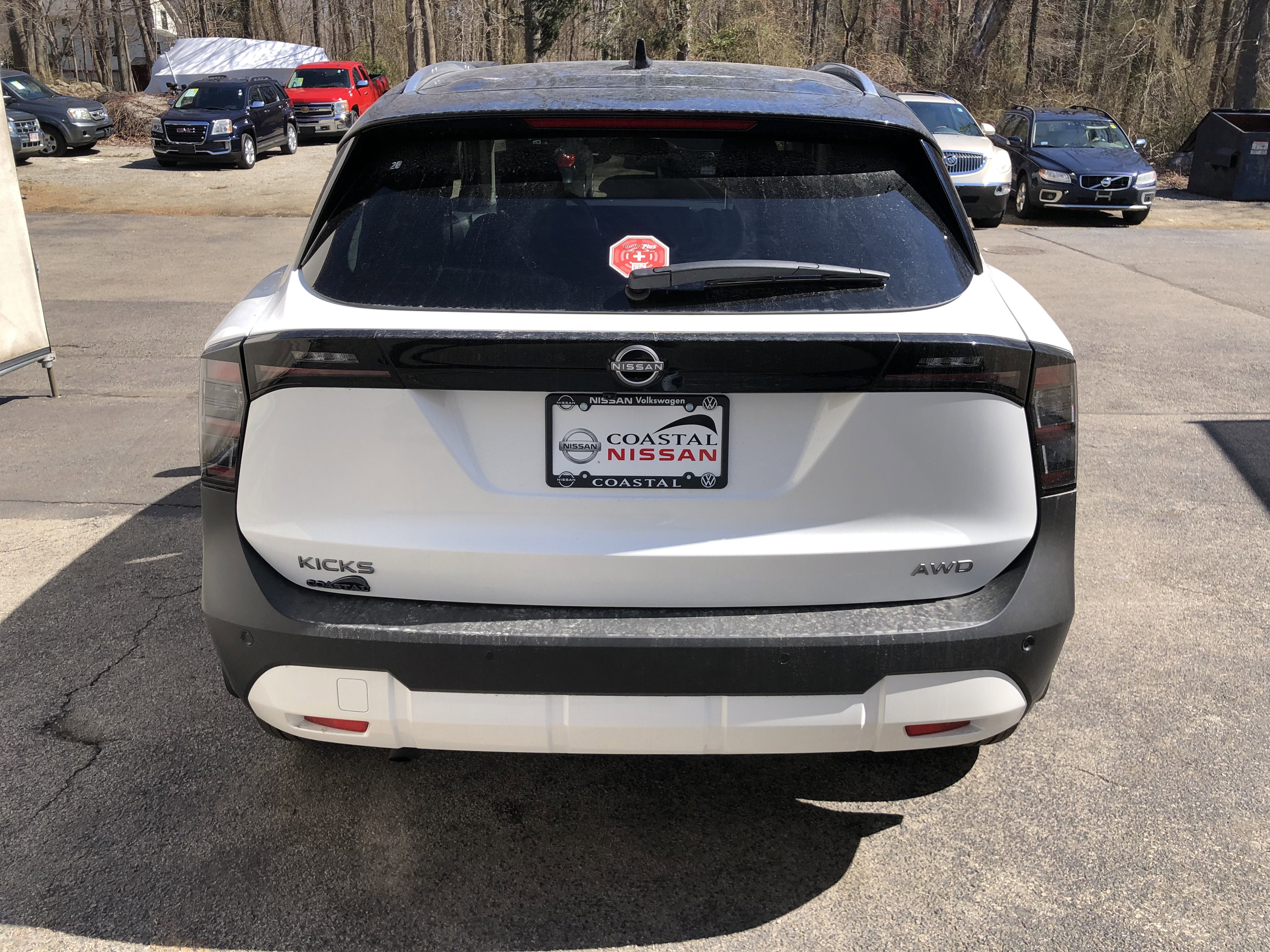 2026 Nissan Kicks SV