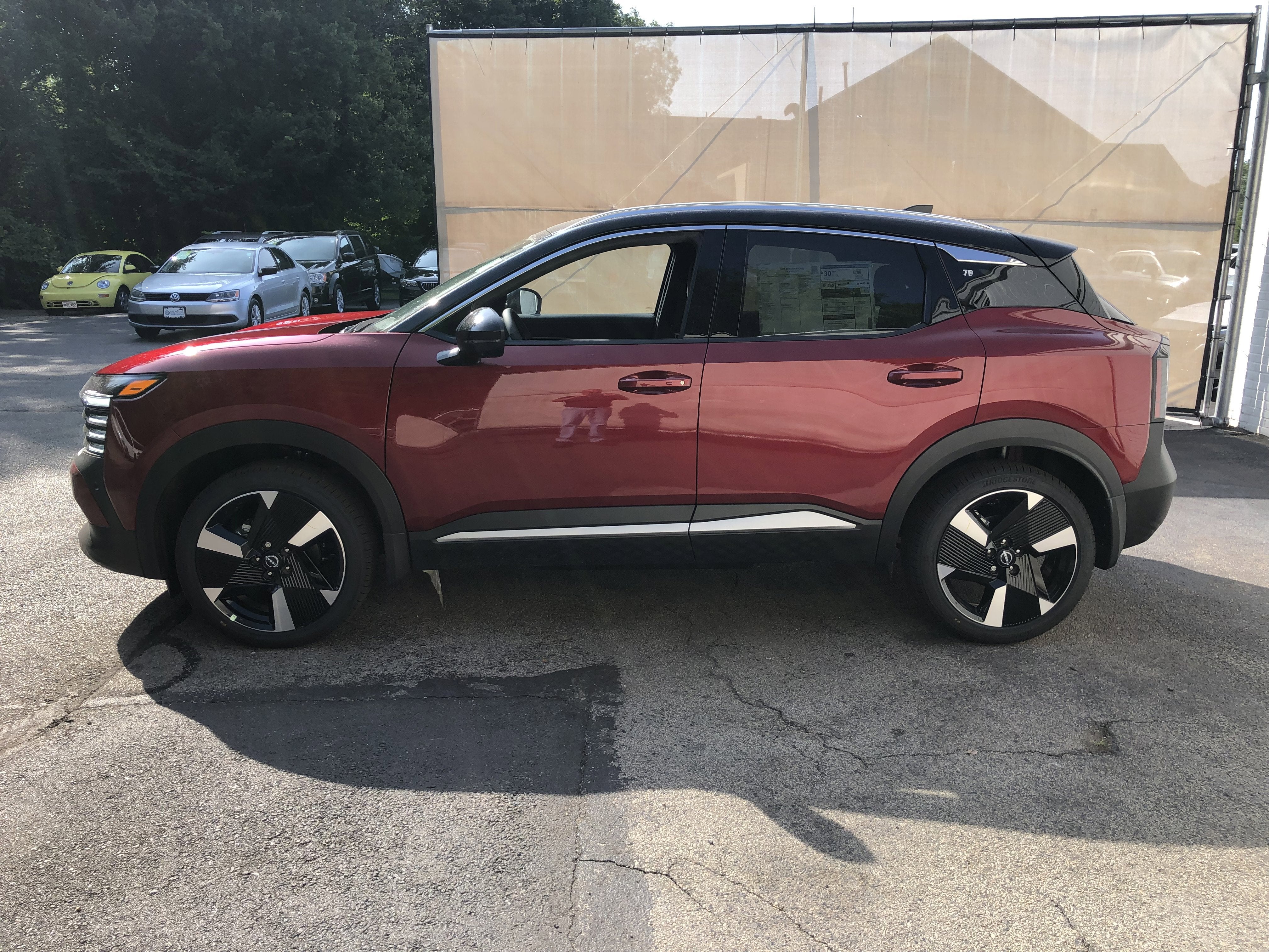 2025 Nissan Kicks SR