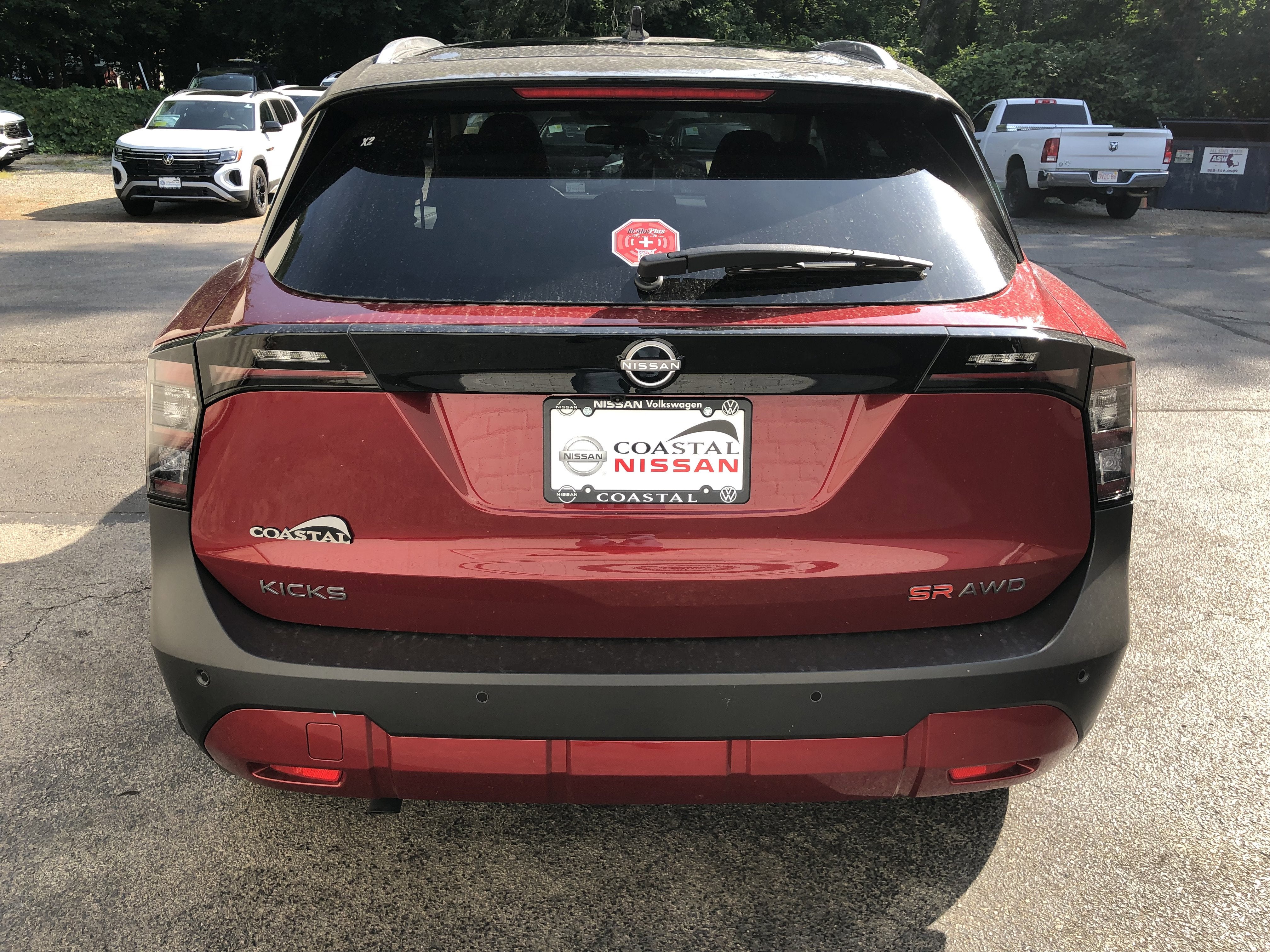 2025 Nissan Kicks SR