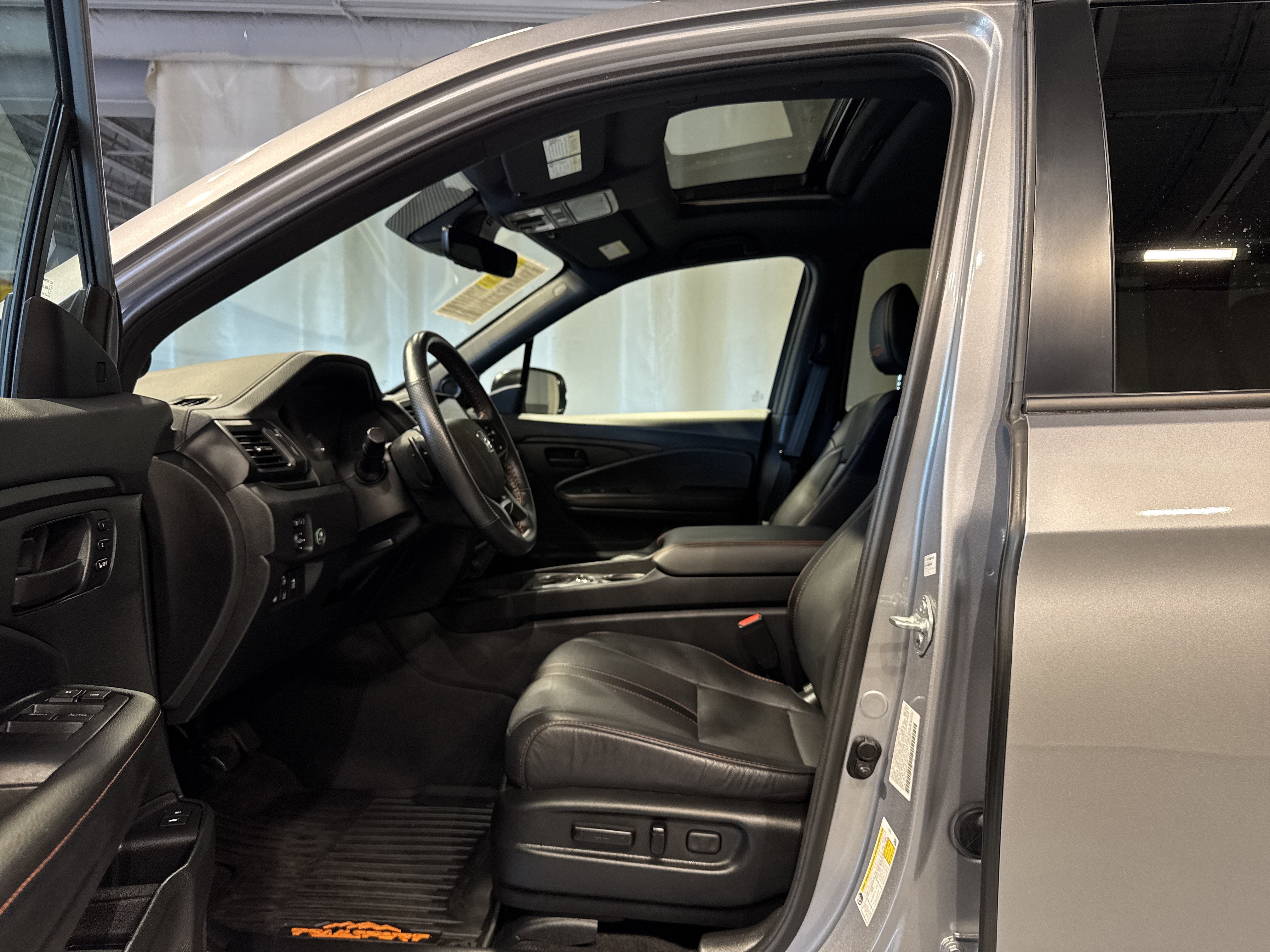 2025 Honda Passport Base