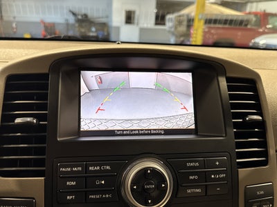 2012 Nissan Pathfinder Silver Edition