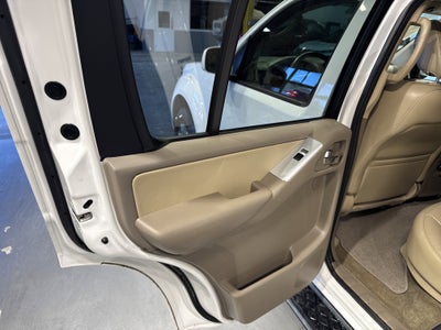 2012 Nissan Pathfinder Silver Edition