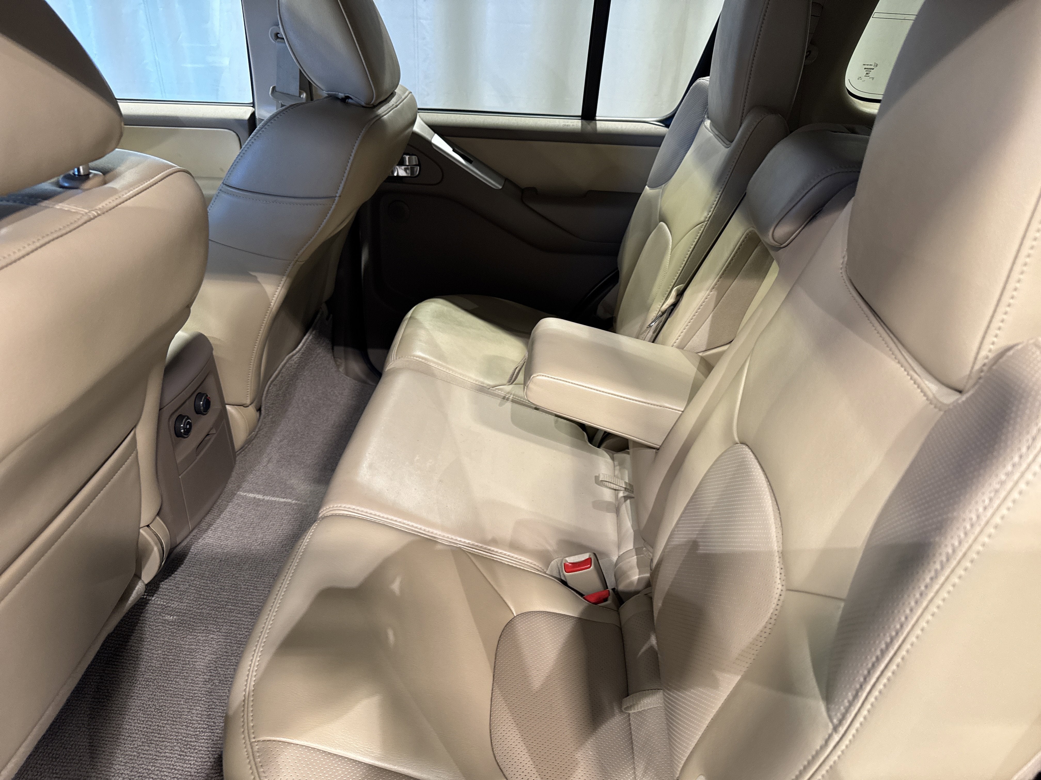 2012 Nissan Pathfinder Silver Edition