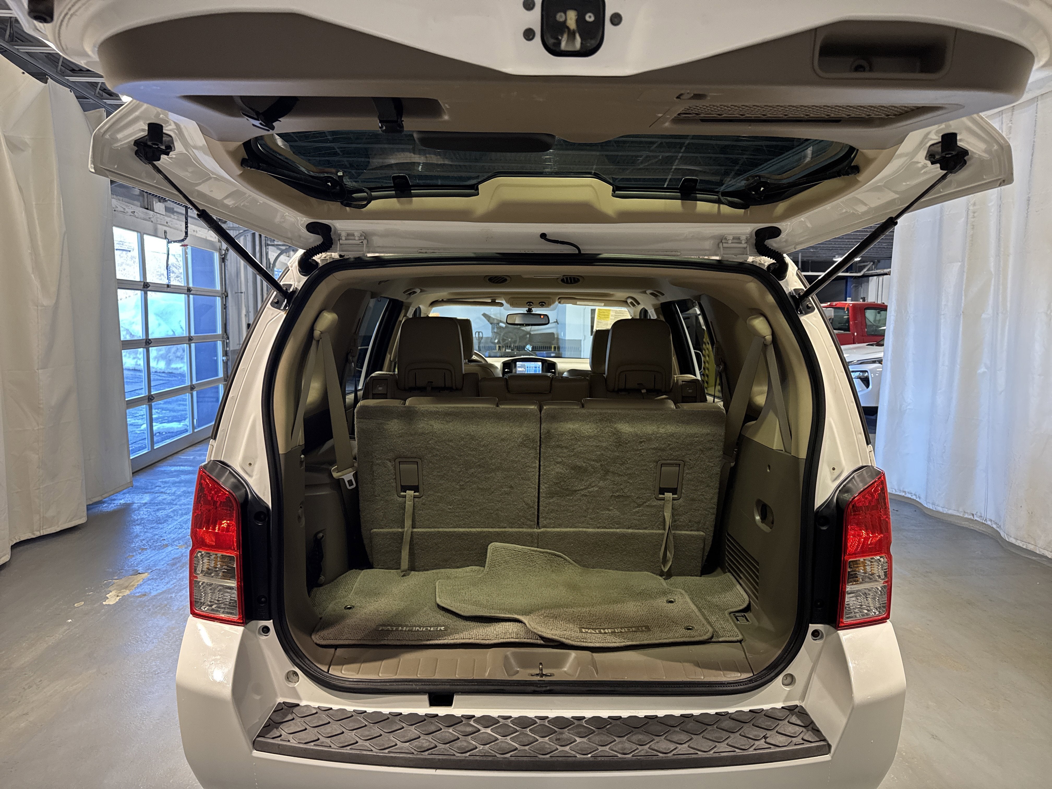 2012 Nissan Pathfinder Silver Edition