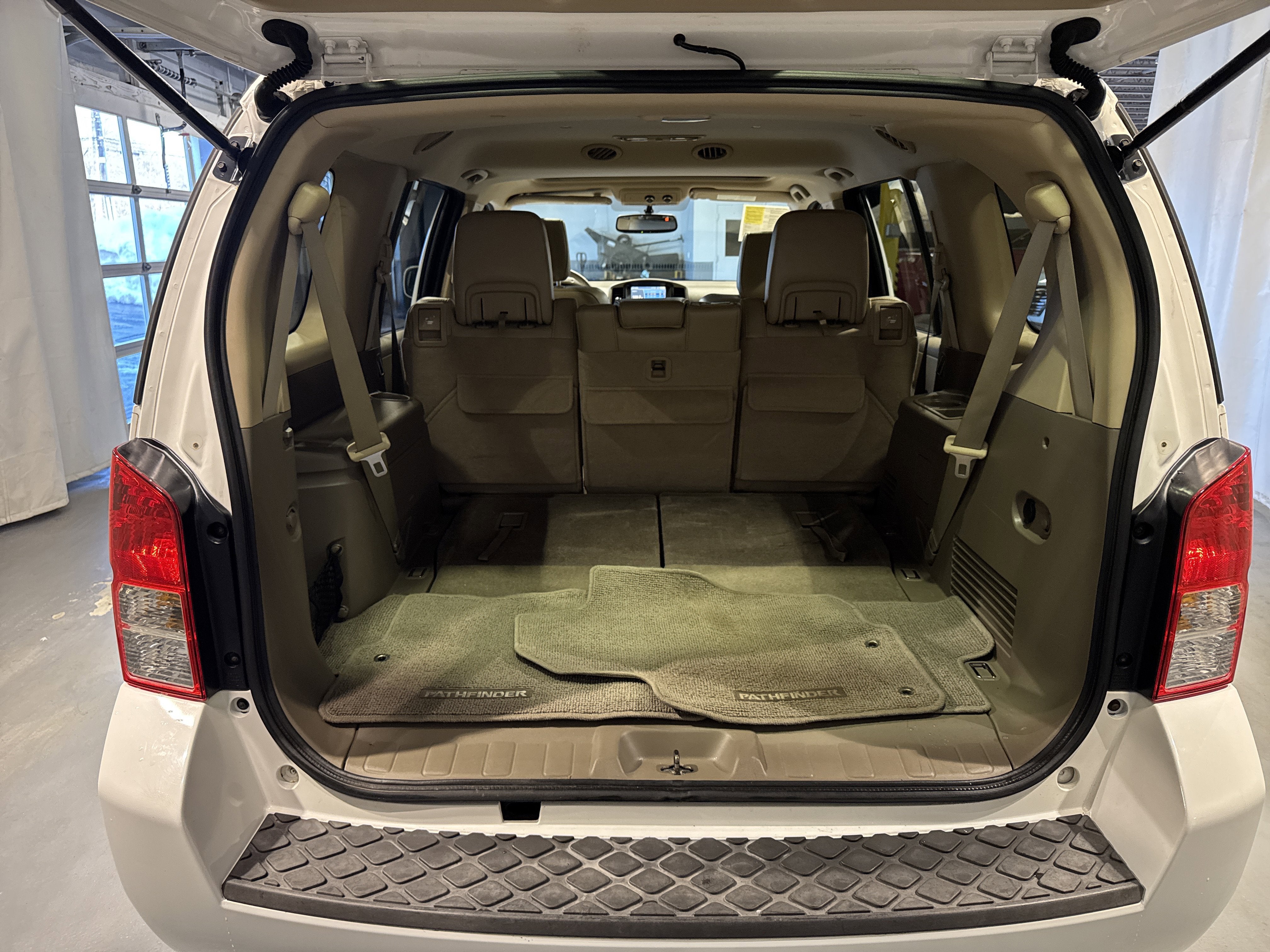 2012 Nissan Pathfinder Silver Edition