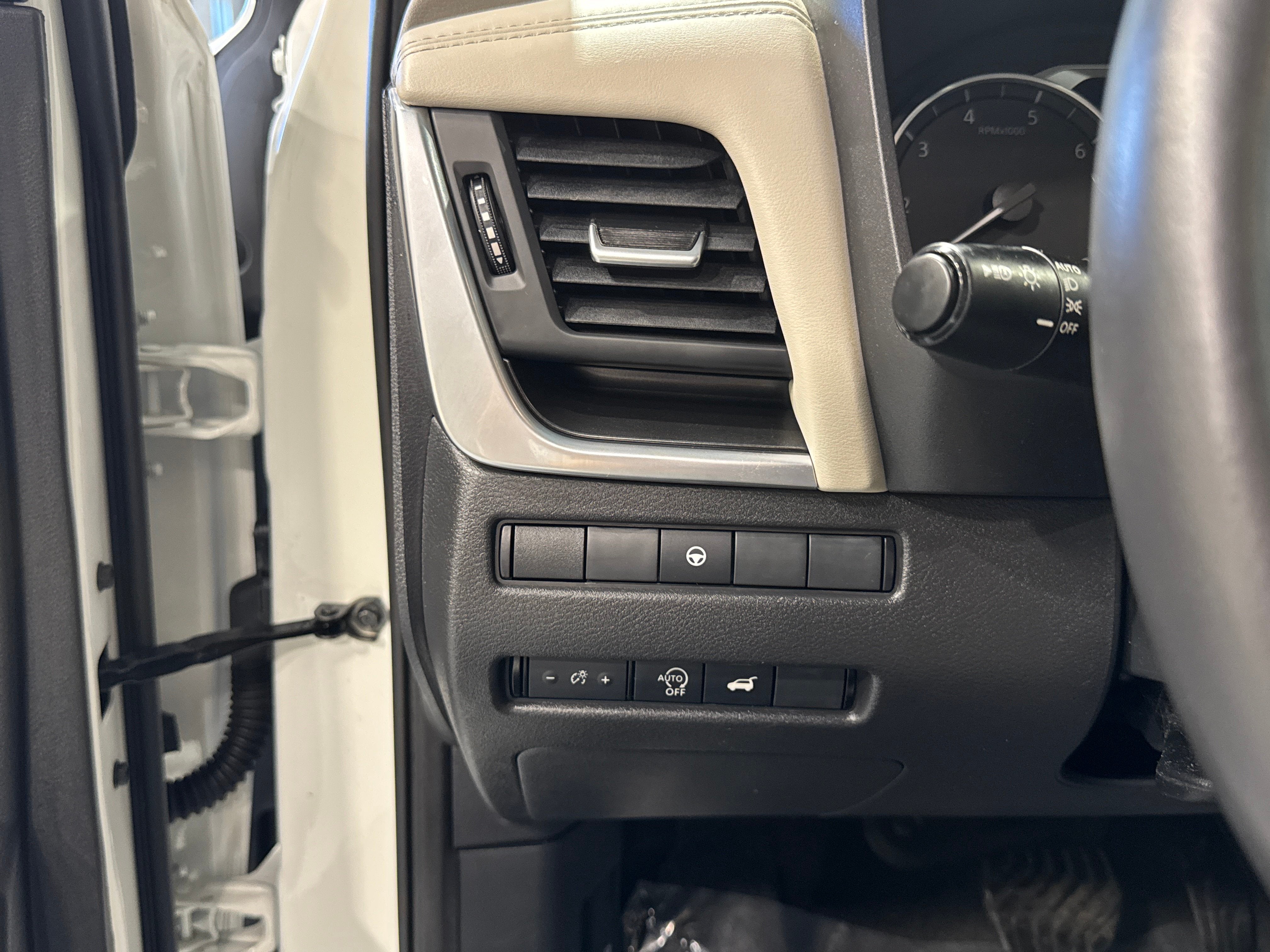 2023 Nissan Rogue SV W/Premium Package