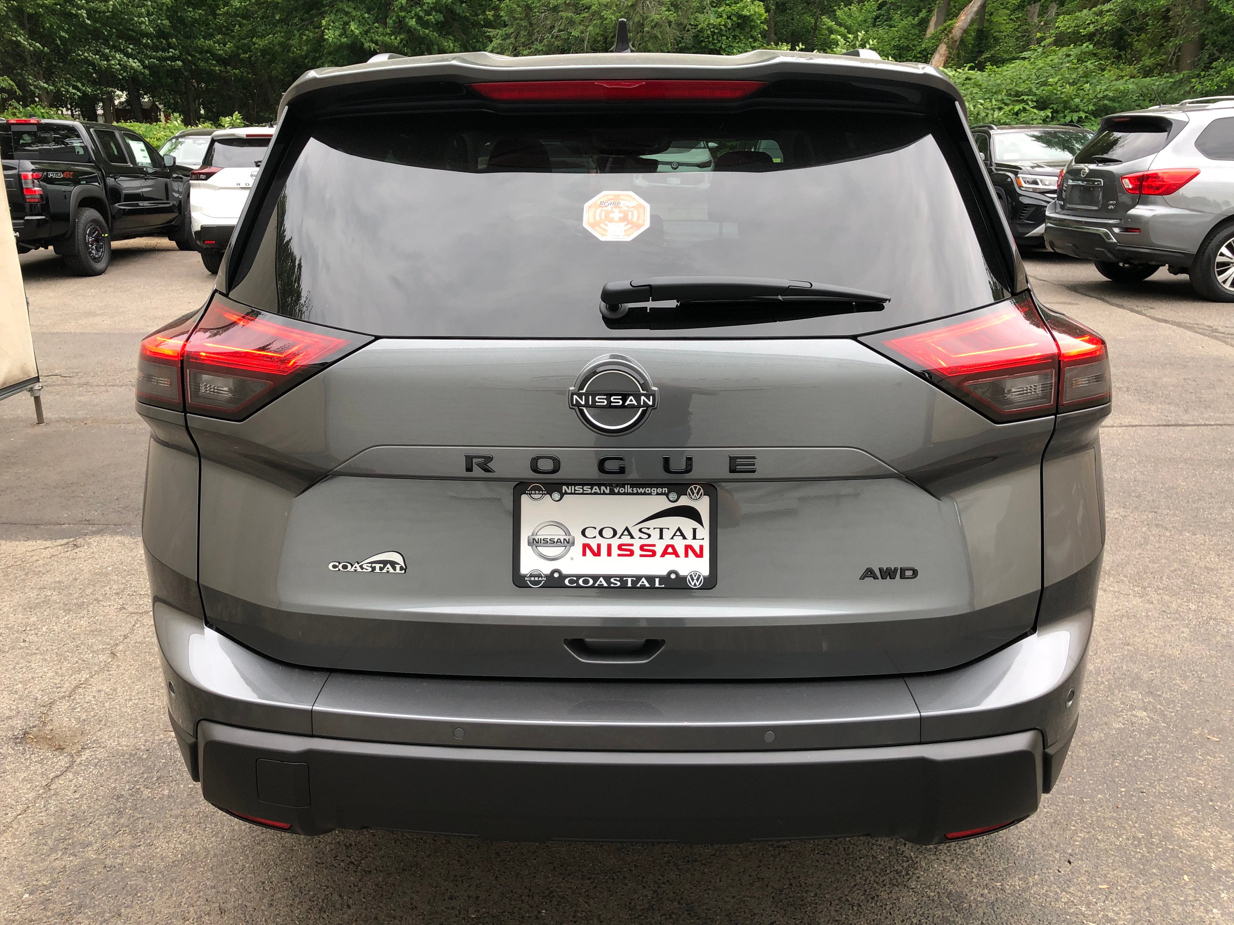 2026 Nissan Rogue Dark Armor