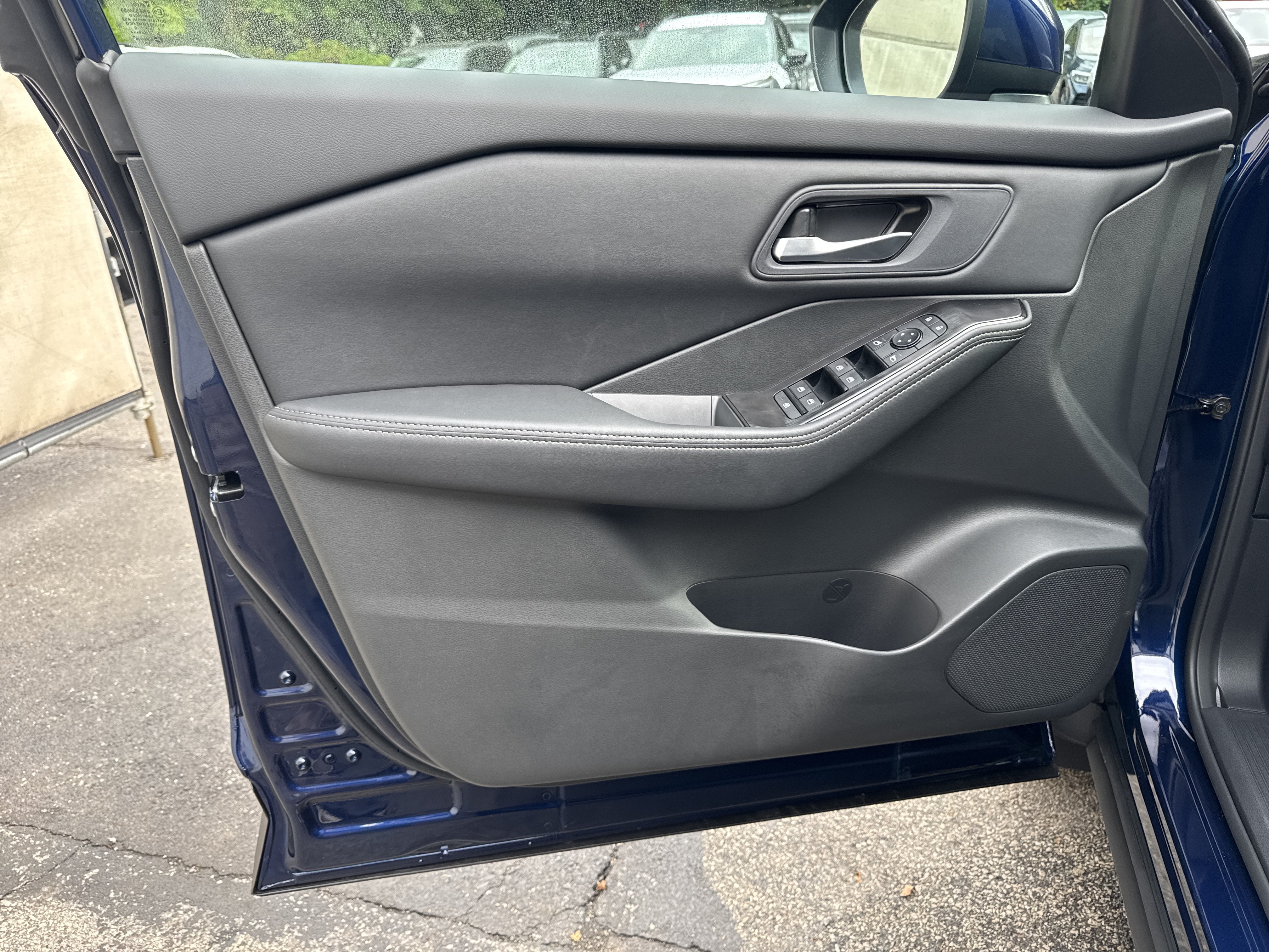 2027 Nissan Rogue SV