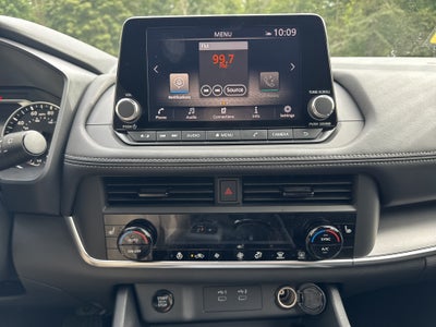 2027 Nissan Rogue SV