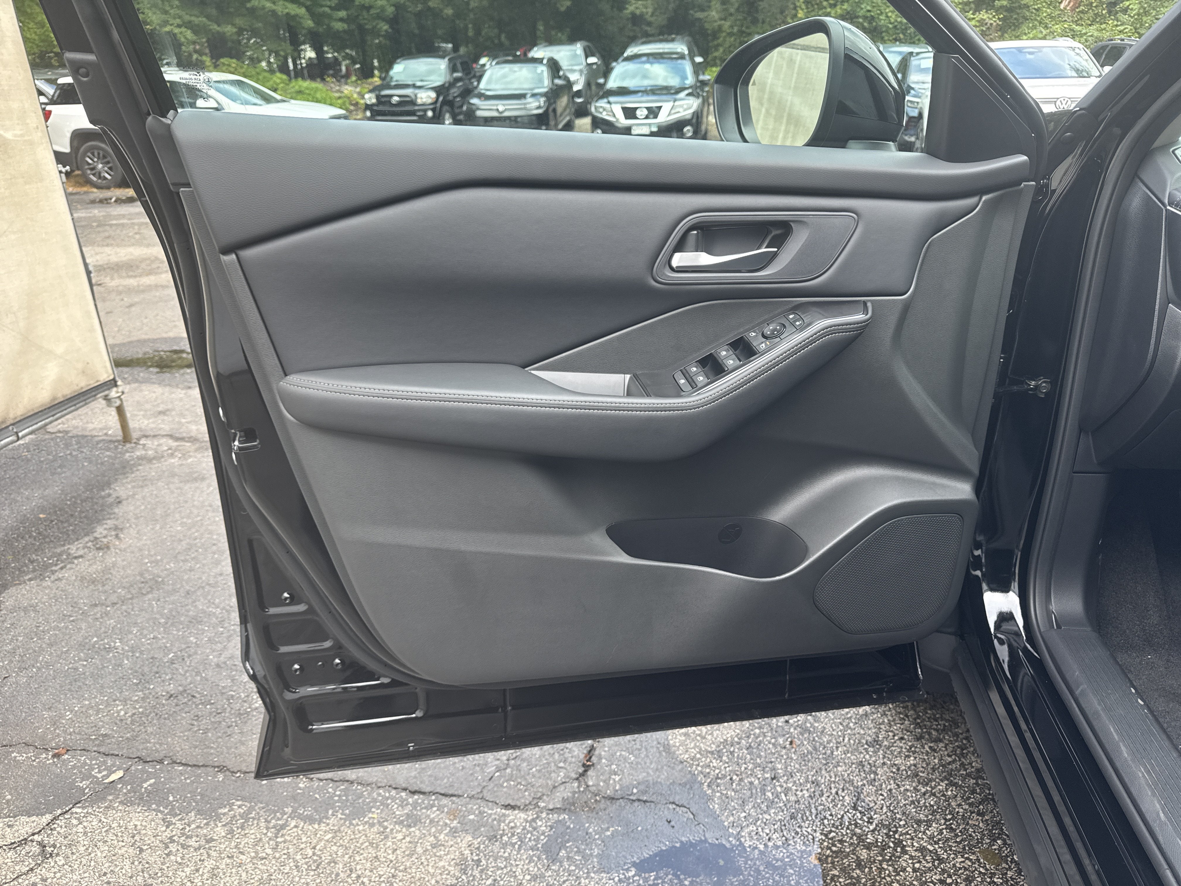 2027 Nissan Rogue SV