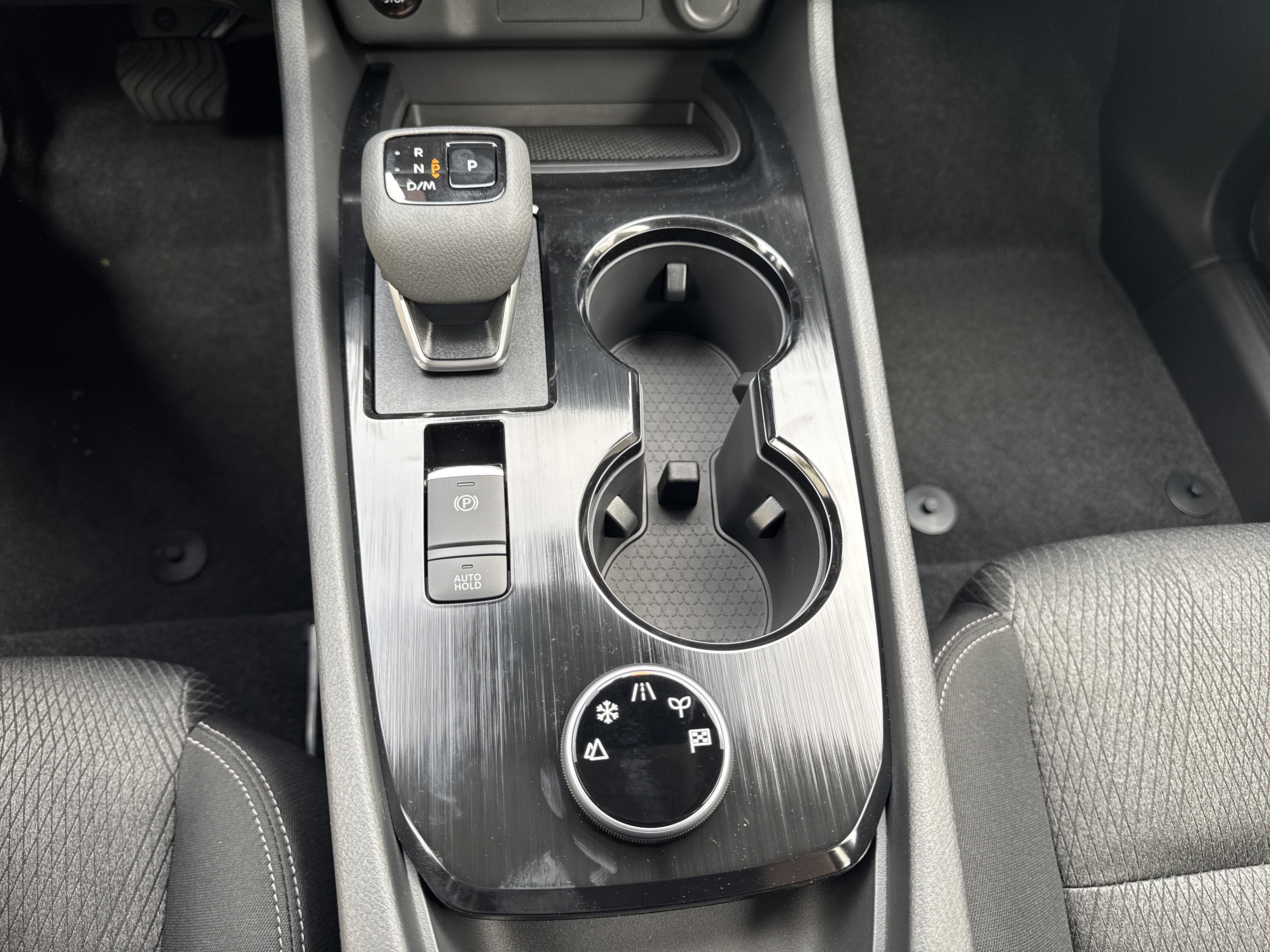 2027 Nissan Rogue SV