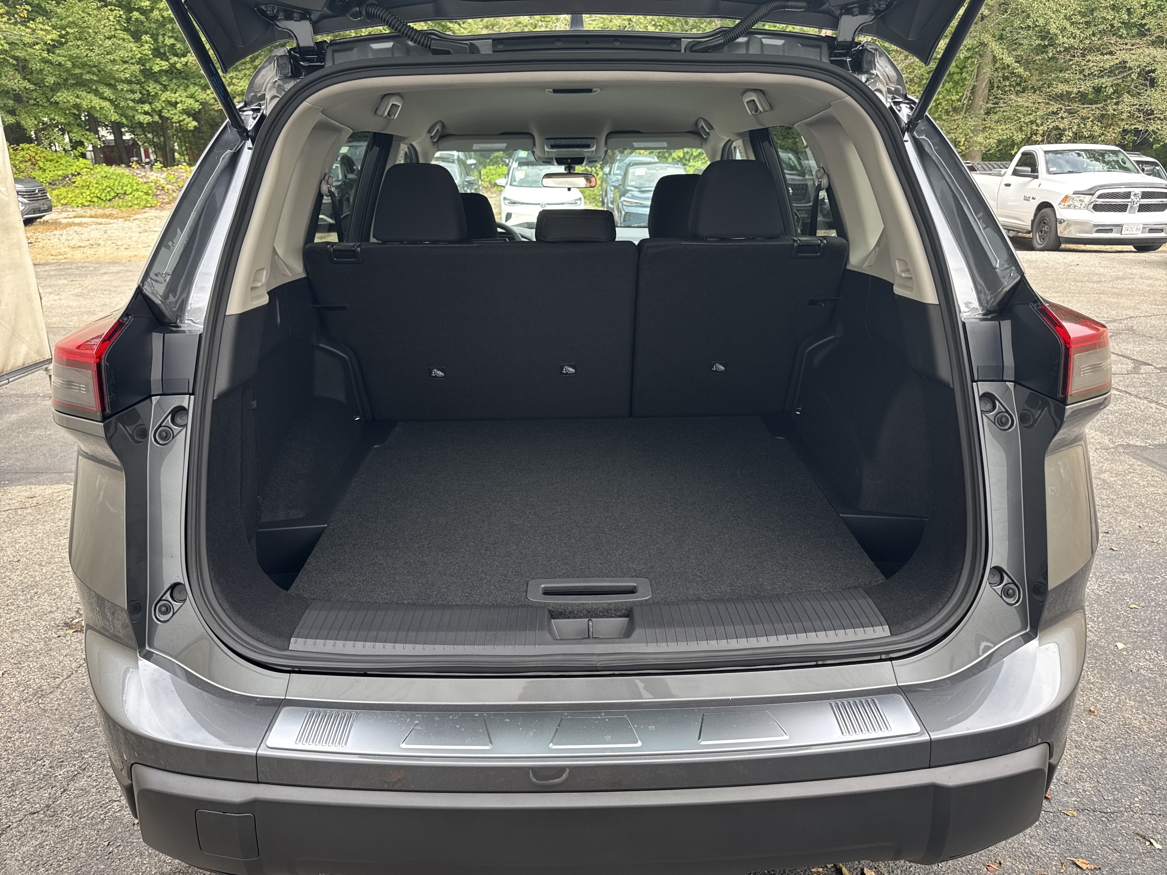 2027 Nissan Rogue SV