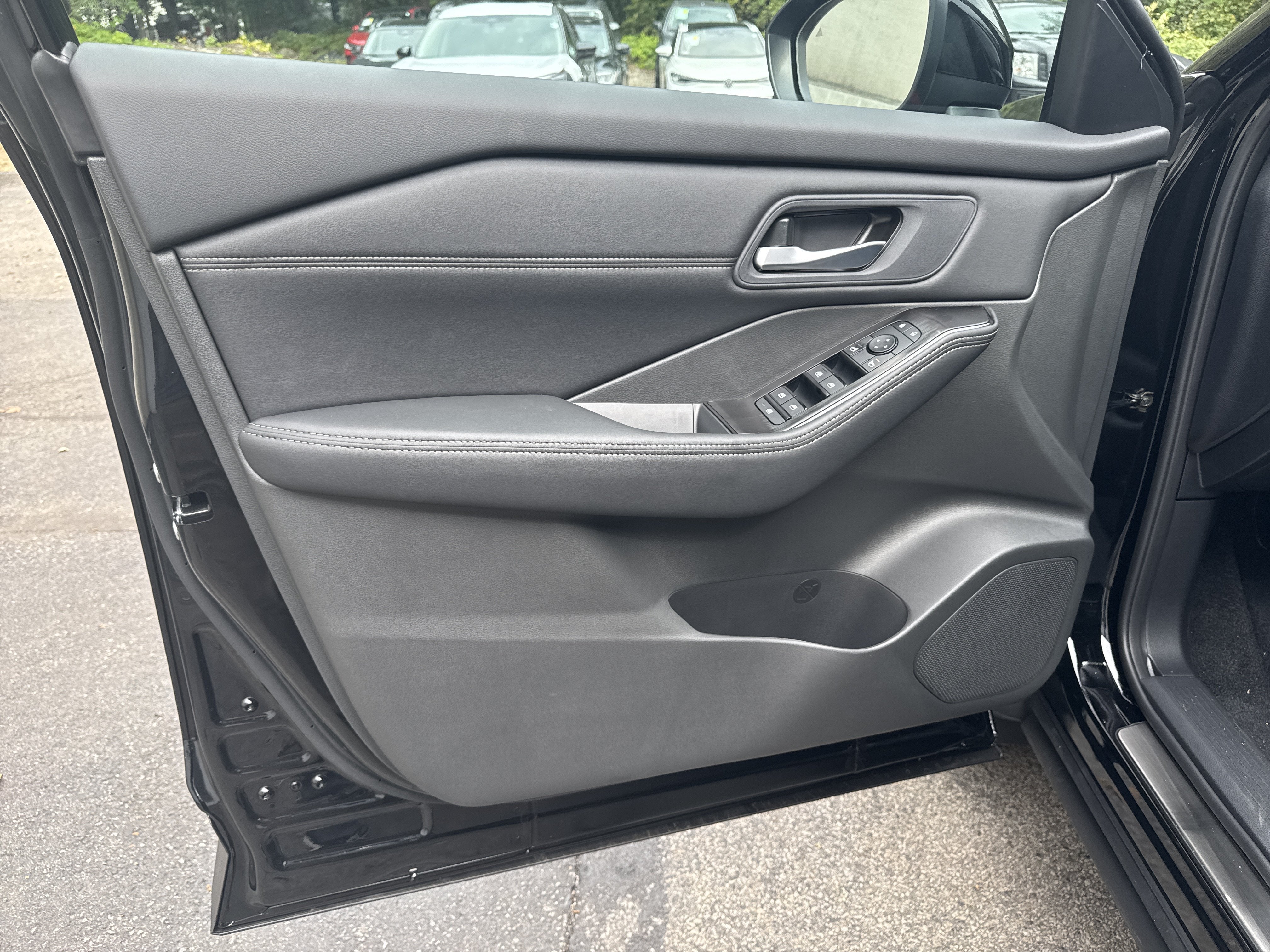 2027 Nissan Rogue Dark Armor