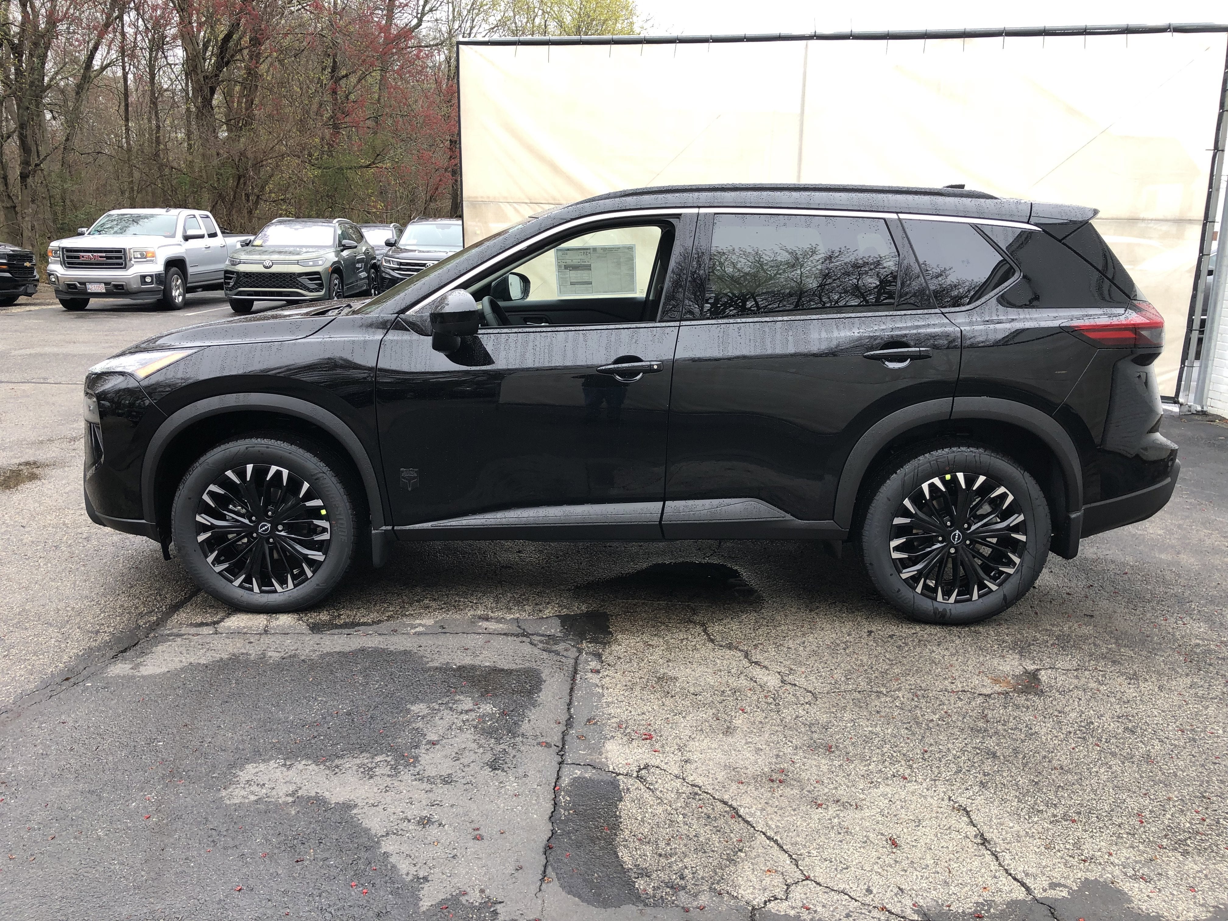 2026 Nissan Rogue Dark Armor