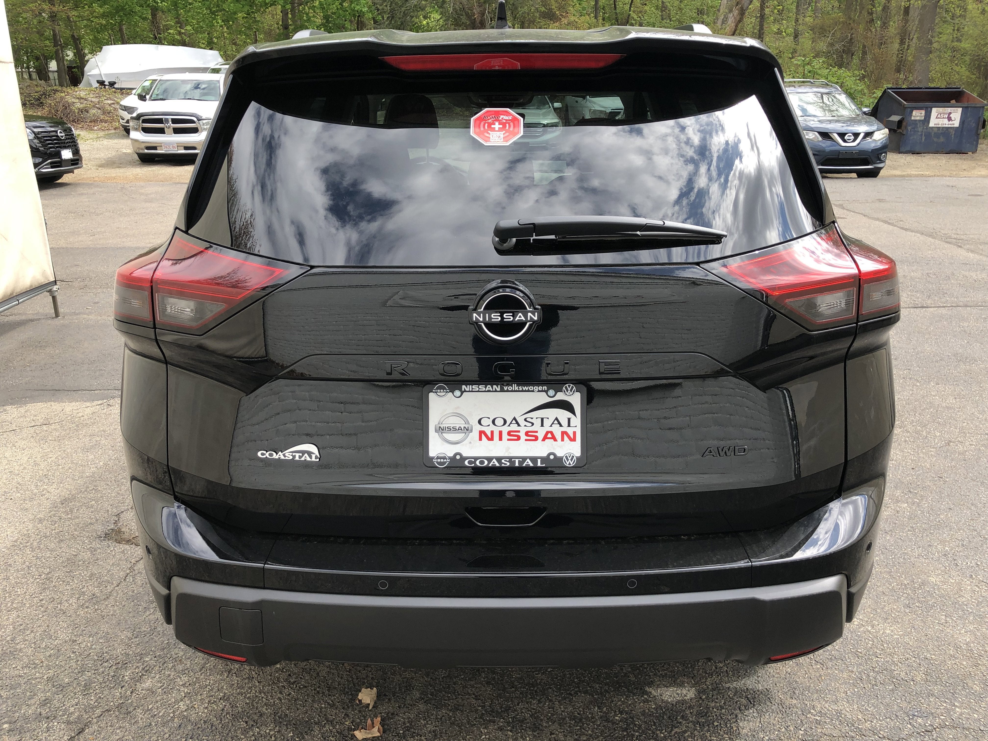 2026 Nissan Rogue Dark Armor