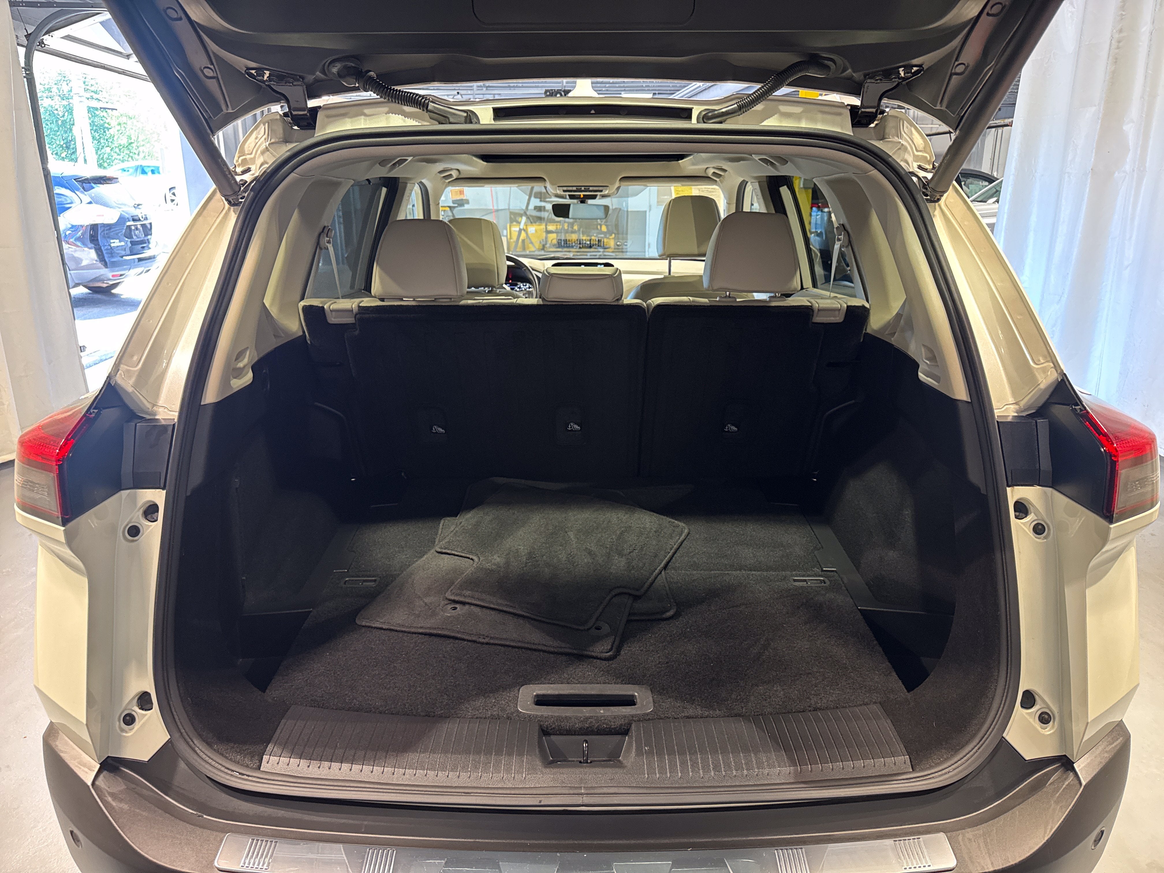 2023 Nissan Rogue SL W/Premium Package